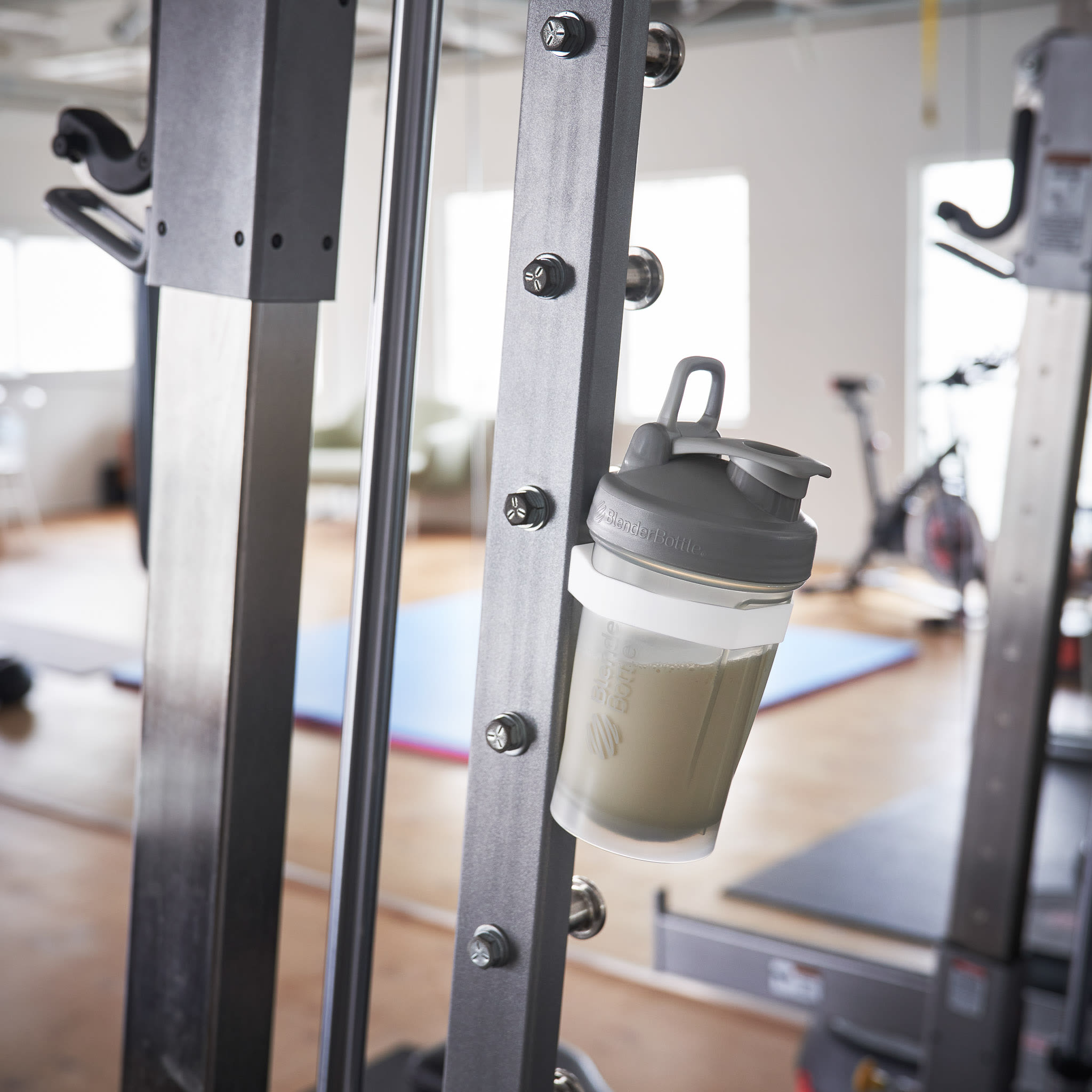 Magnetic Silicone Band : Convenient for Gym Use