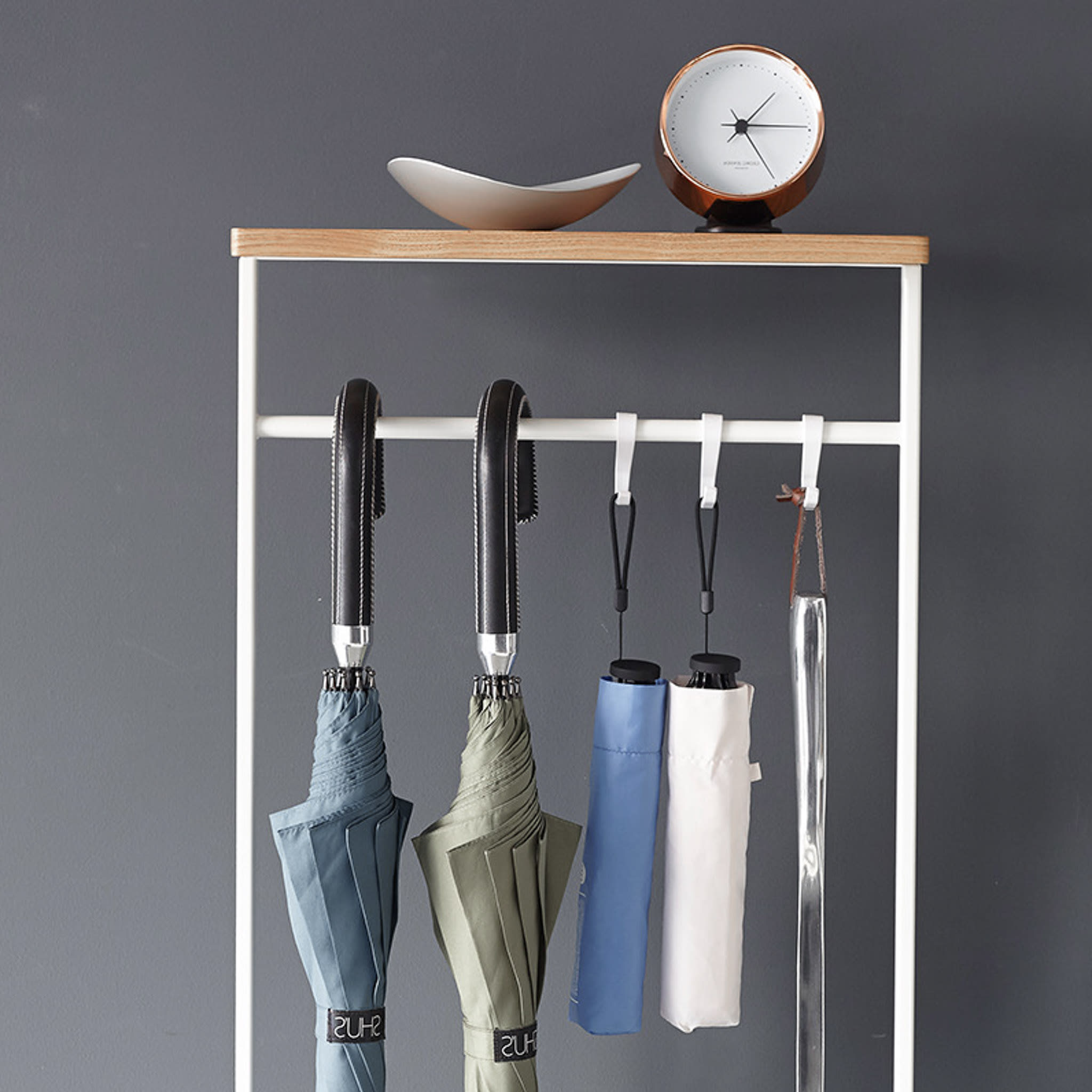 Wood-Top Hanging Umbrella Stand : Practical Hanging Concept