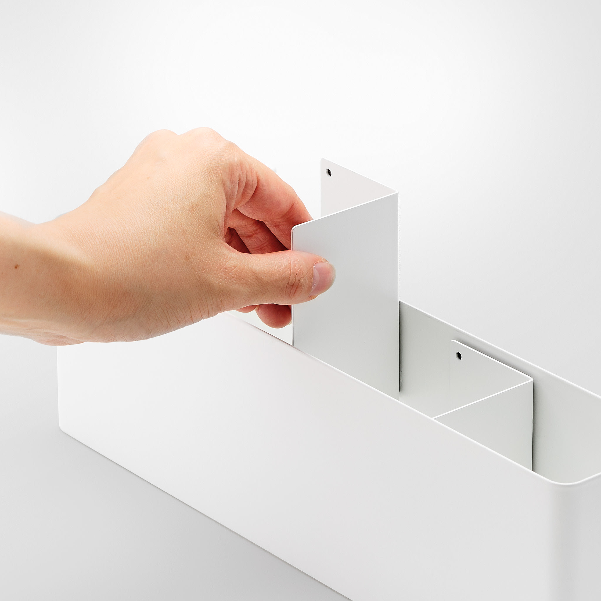 Slim Tableside Basket : Verstellbare magnetische Trennwände