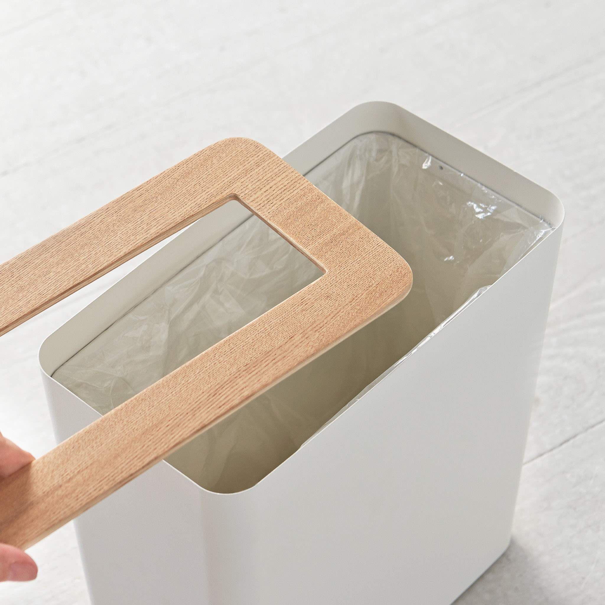 Trash Can : Clean Look