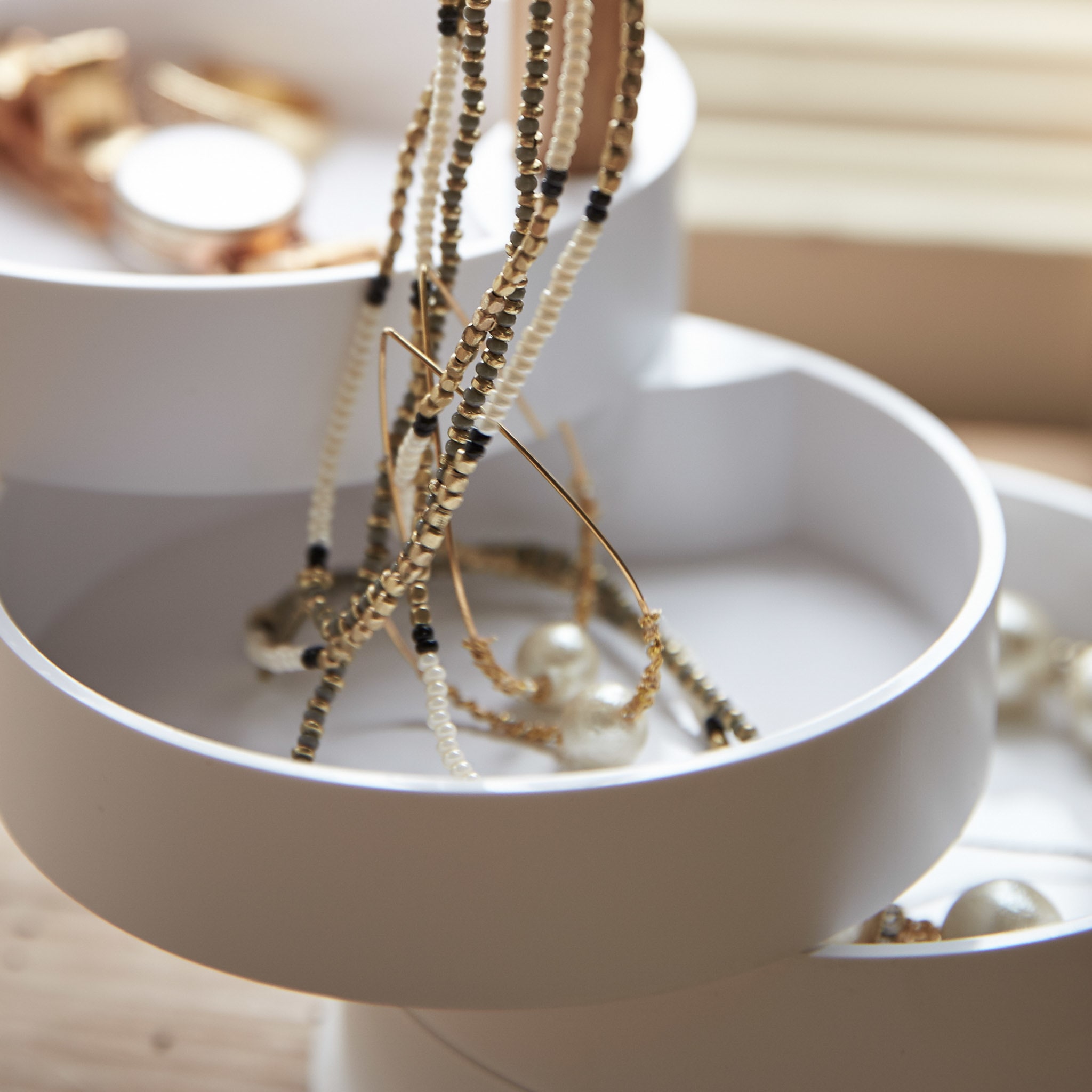 4-Tiered Accessory Box : Felt-Lined Bowls