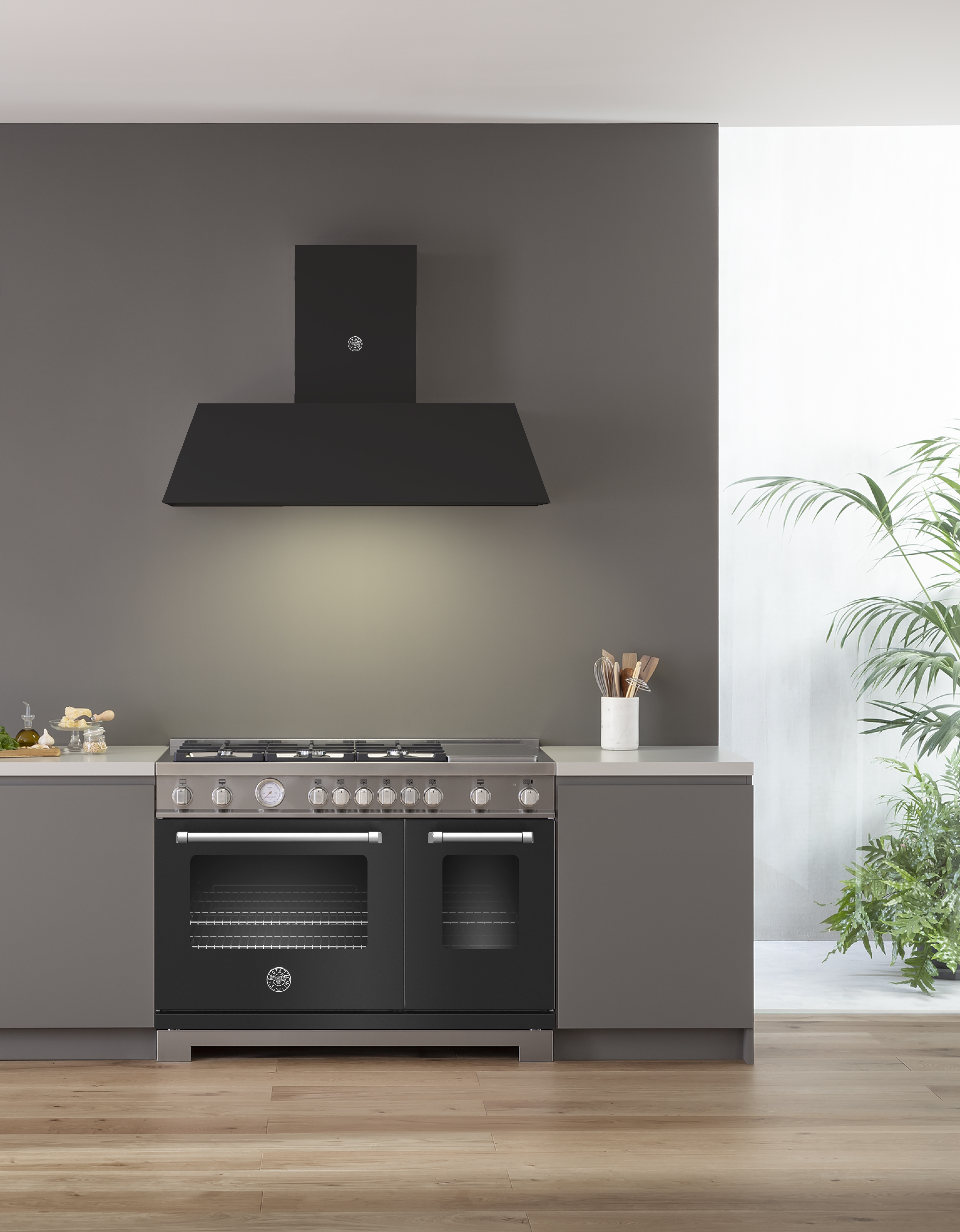 Bertazzoni 48" Master Series range - Gas Oven - 6 aluminum burners + griddle