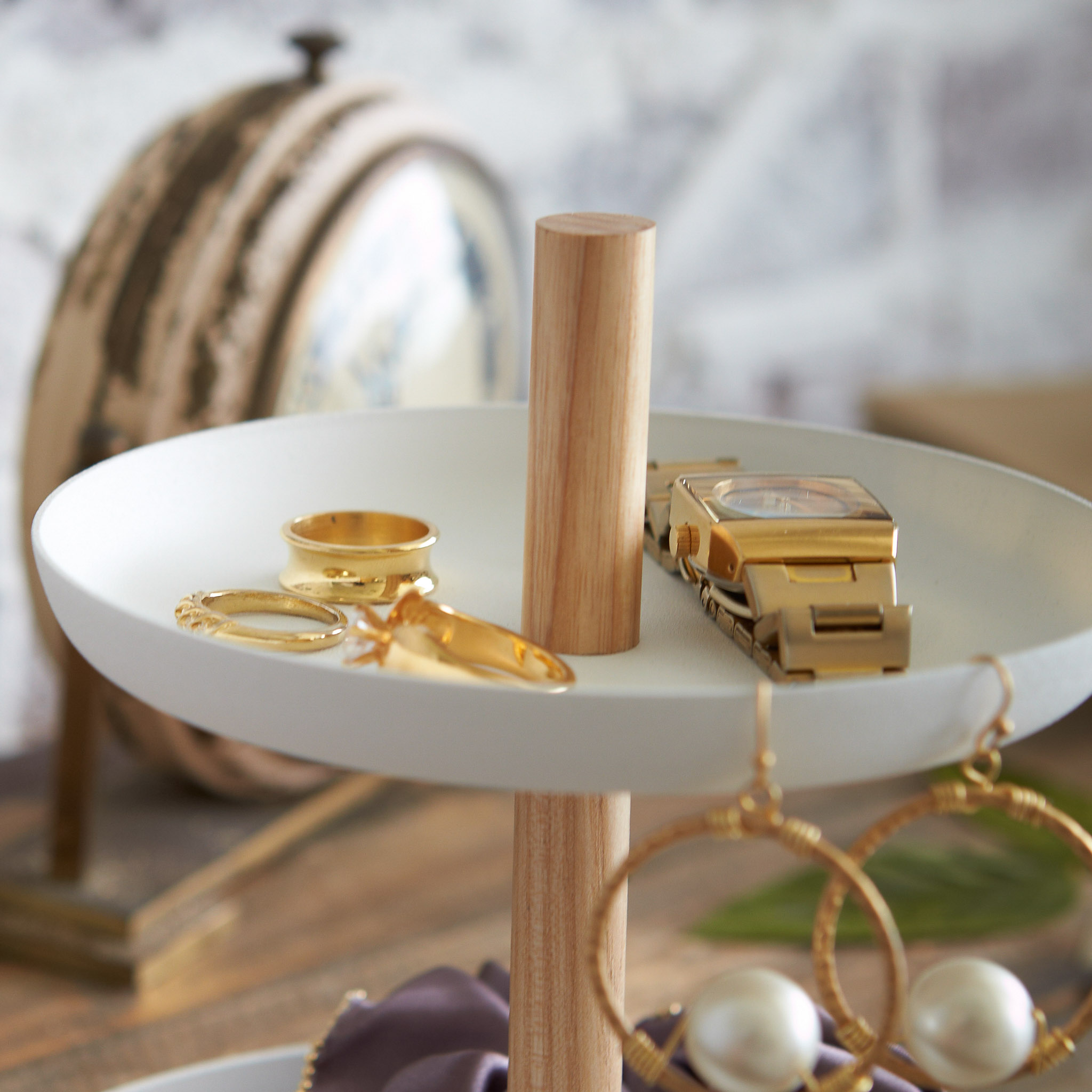 2-Tiered Accessory Tray : Stylish Design