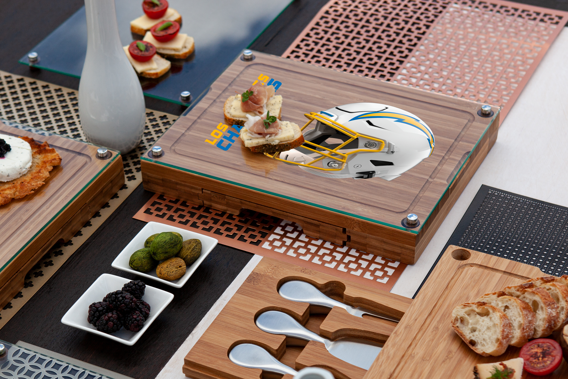 Los Angeles Rams - Concerto Glass Top Cheese Cutting Board & Tools Set