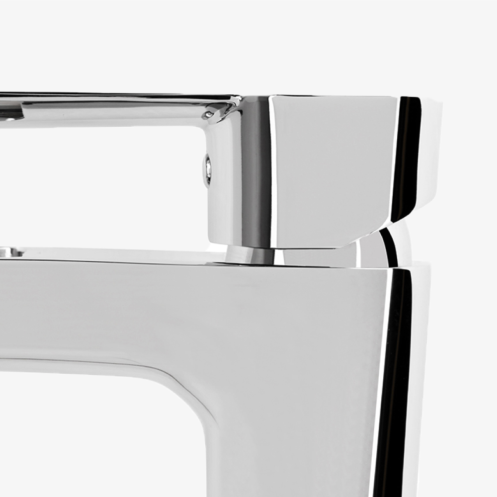 Easy-to-Clean Nozzle Resists Mineral Buildup