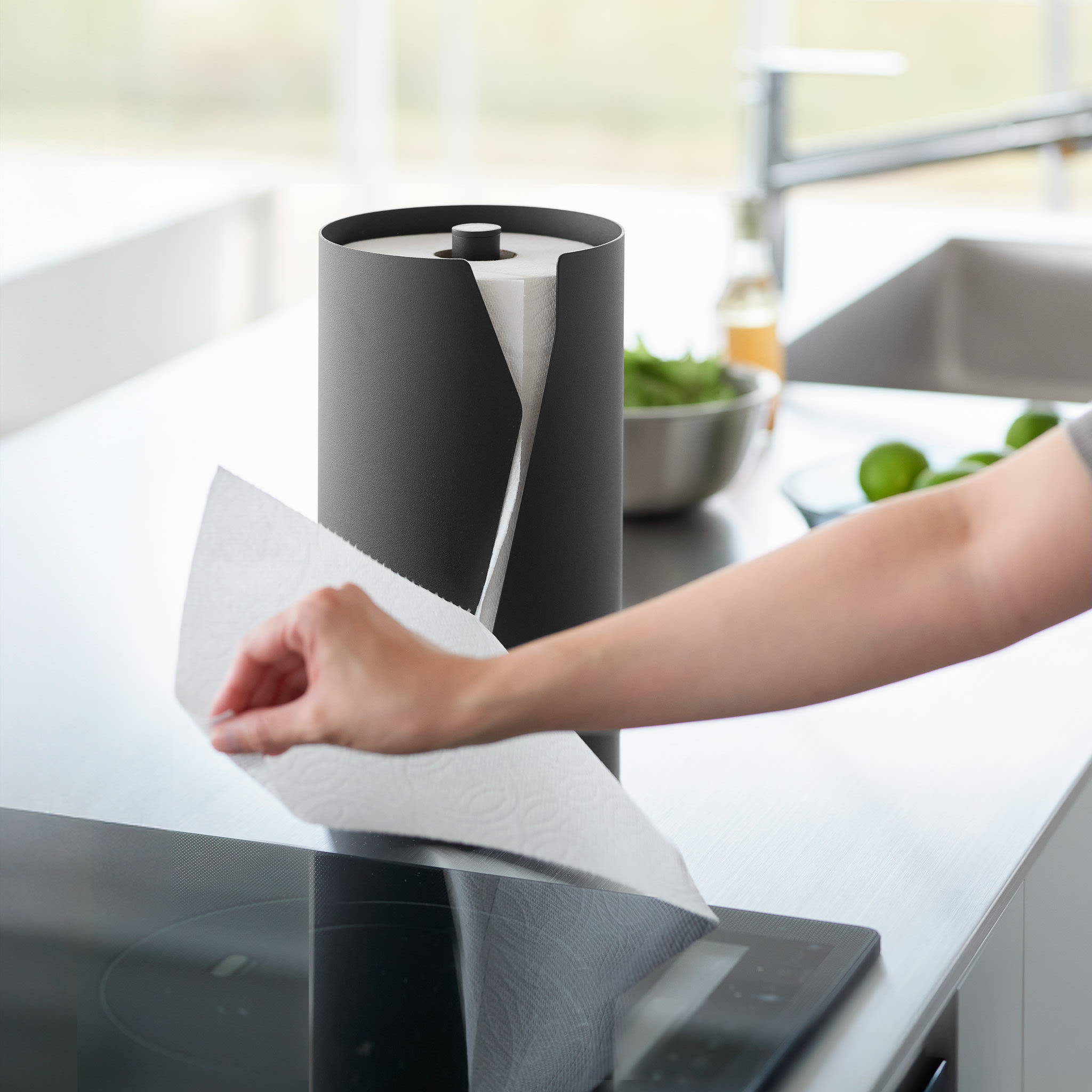 Paper Towel Holder Round : Easy One-Hand Use