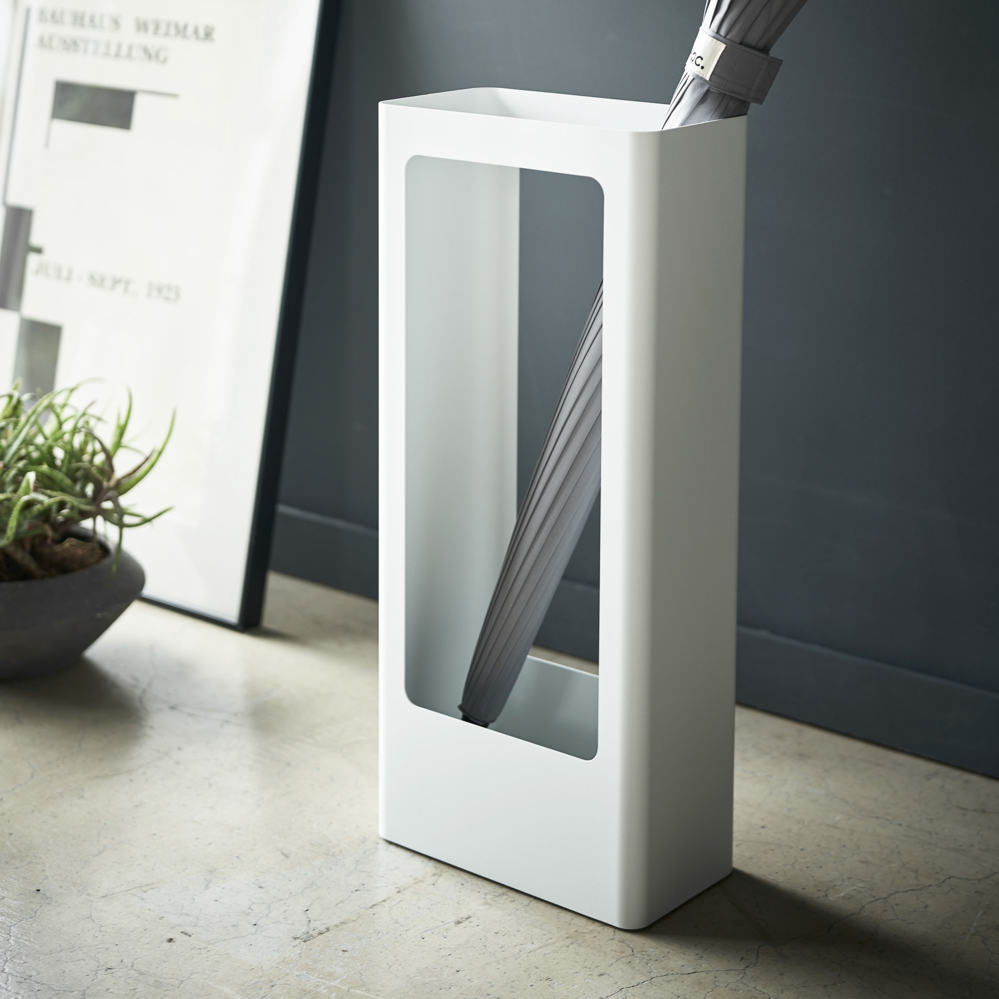 Slim Umbrella Stand : Minimalist Design