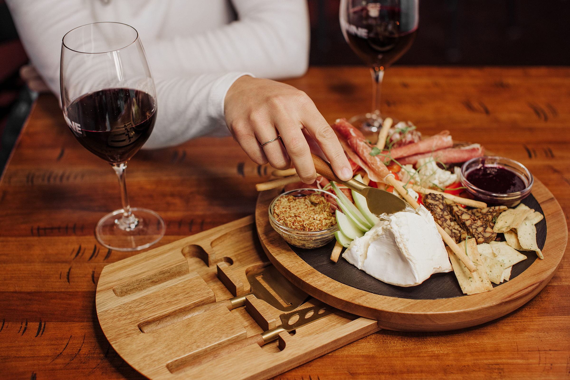 Cincinnati Reds - Insignia Acacia and Slate Serving Board with Cheese Tools