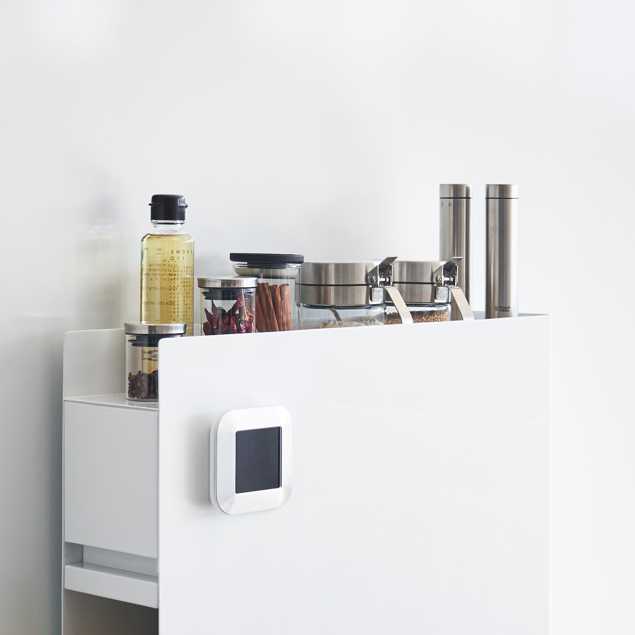 2-Tiered Sliding Seasoning Rack : Additional Storage Space