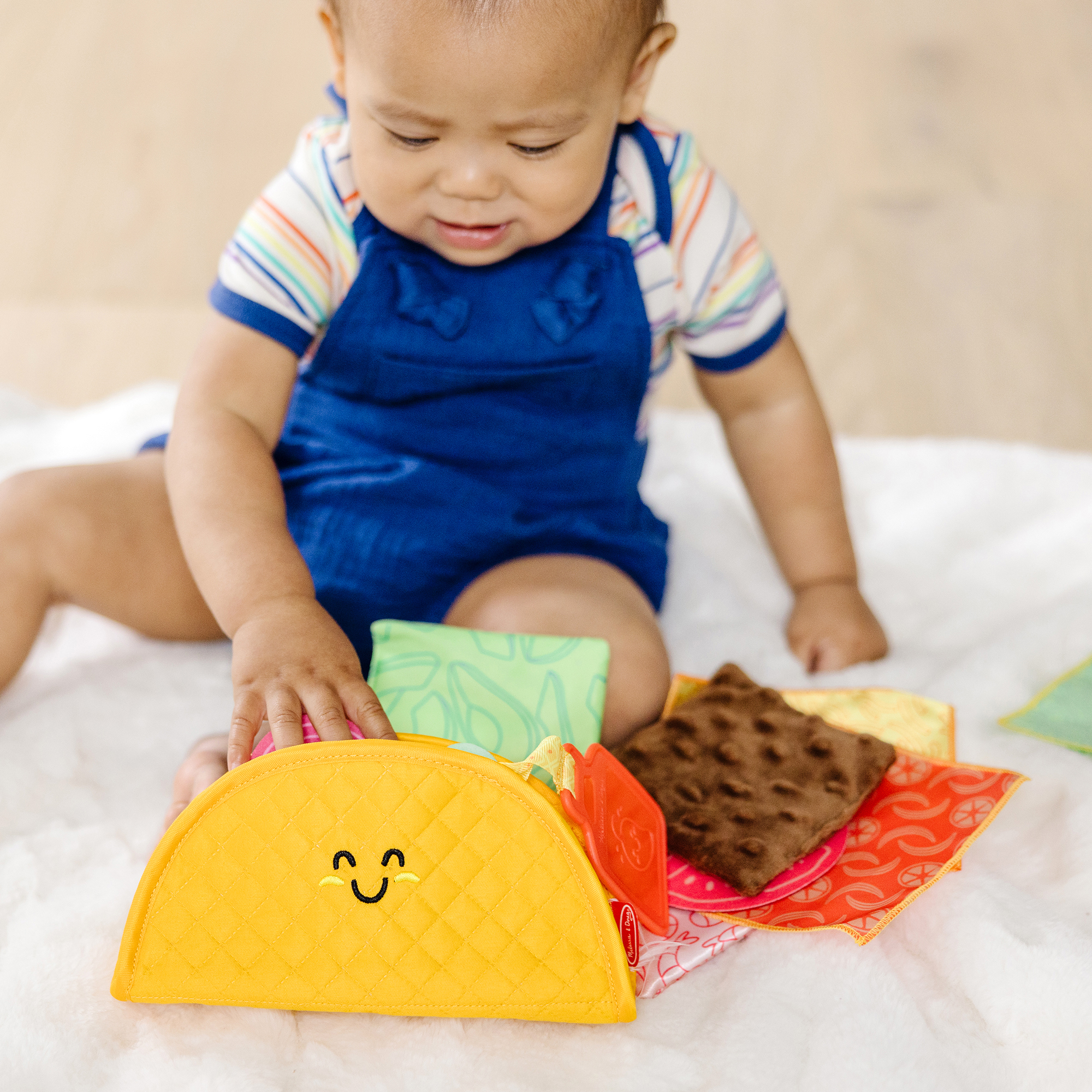 Melissa & Doug Soft Taco Fill & Spill image number null