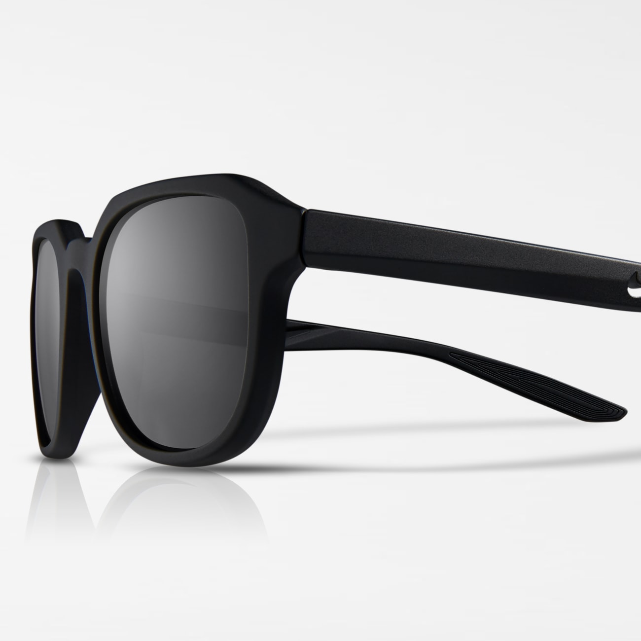 Nike Reprise Style Image
