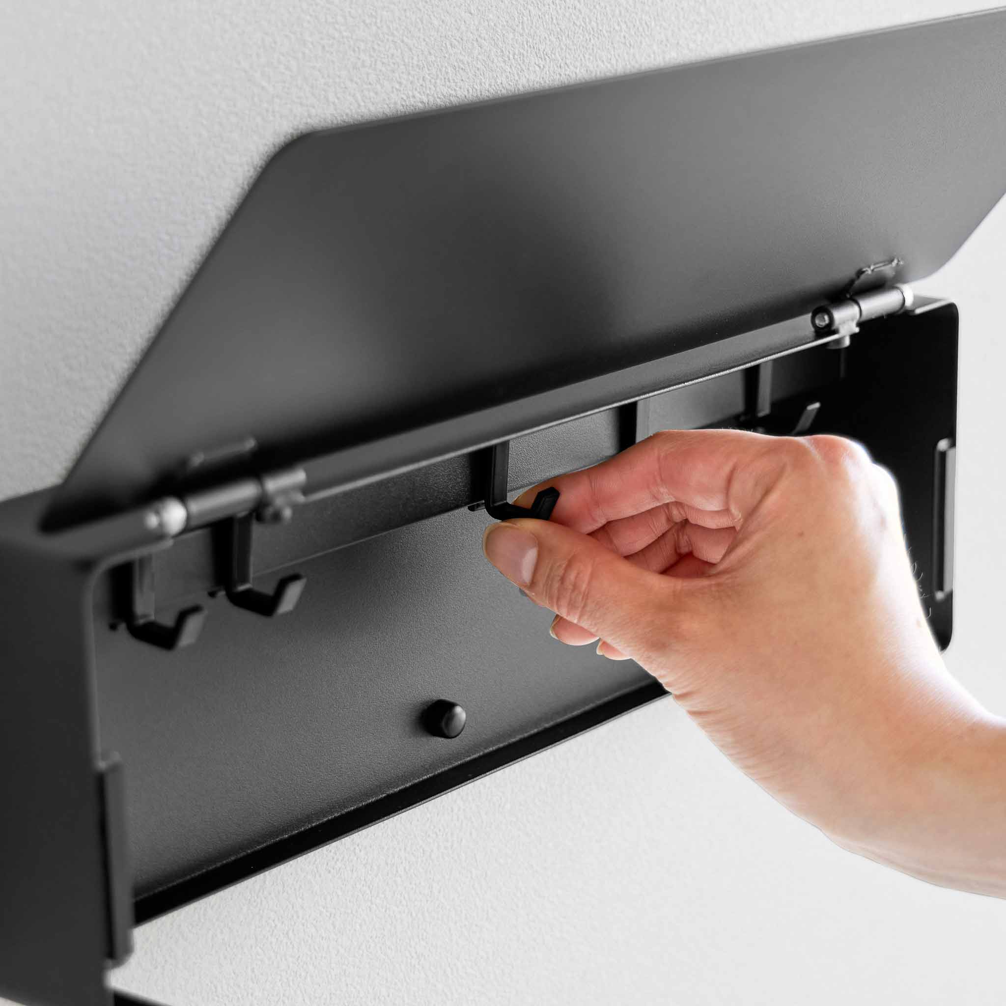 Wide Wall-Mounted Key Box : 8 Adjustable Hooks