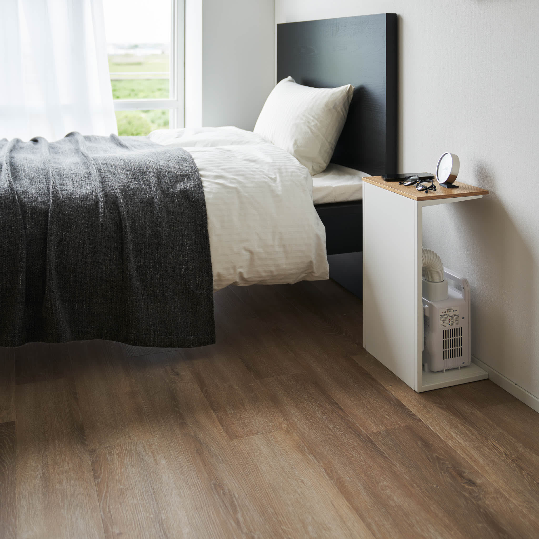 Semi-Closed Wood-Top Side Table with Casters : Optional Stationary Setup