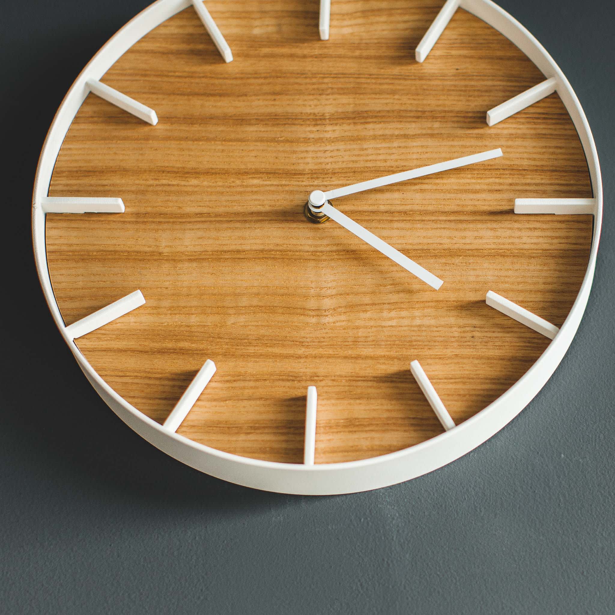 Wall Clock : Timeless Design