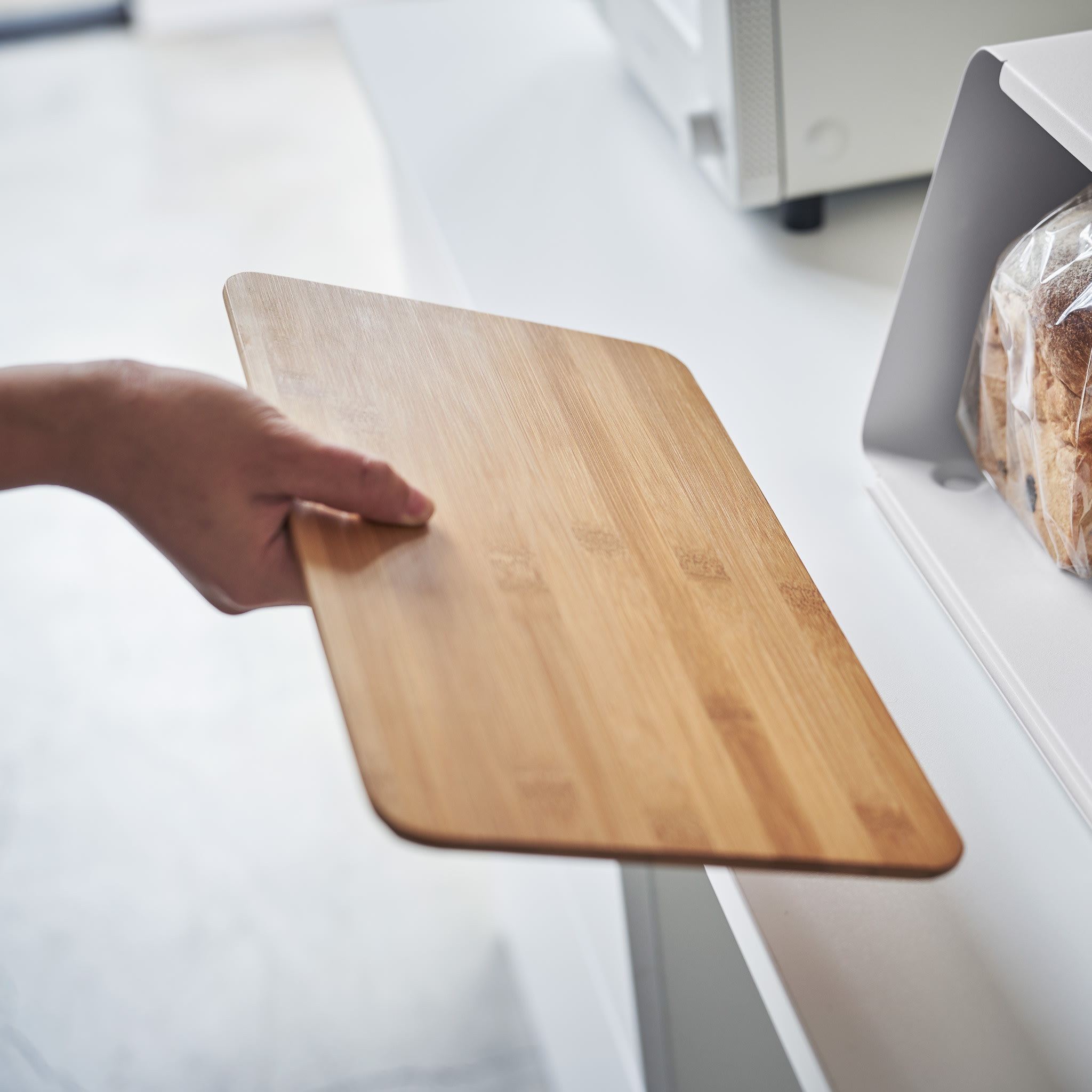 Brotkasten mit abnehmbarem Deckel : Wegschneiden!