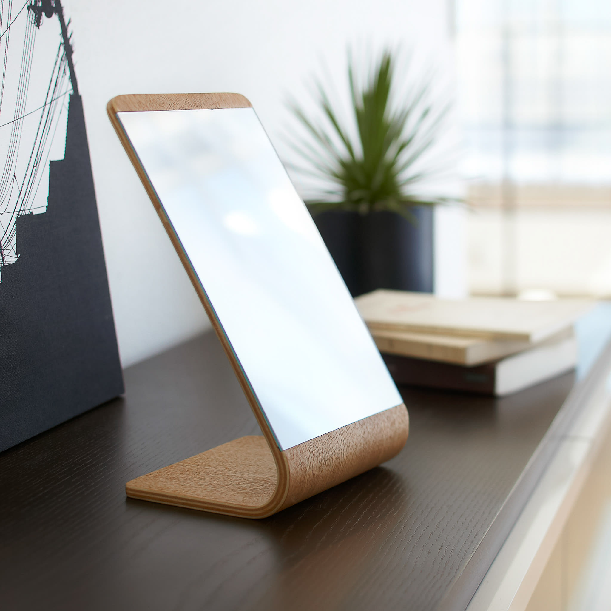 Table Mirror : Ideal for Any Room