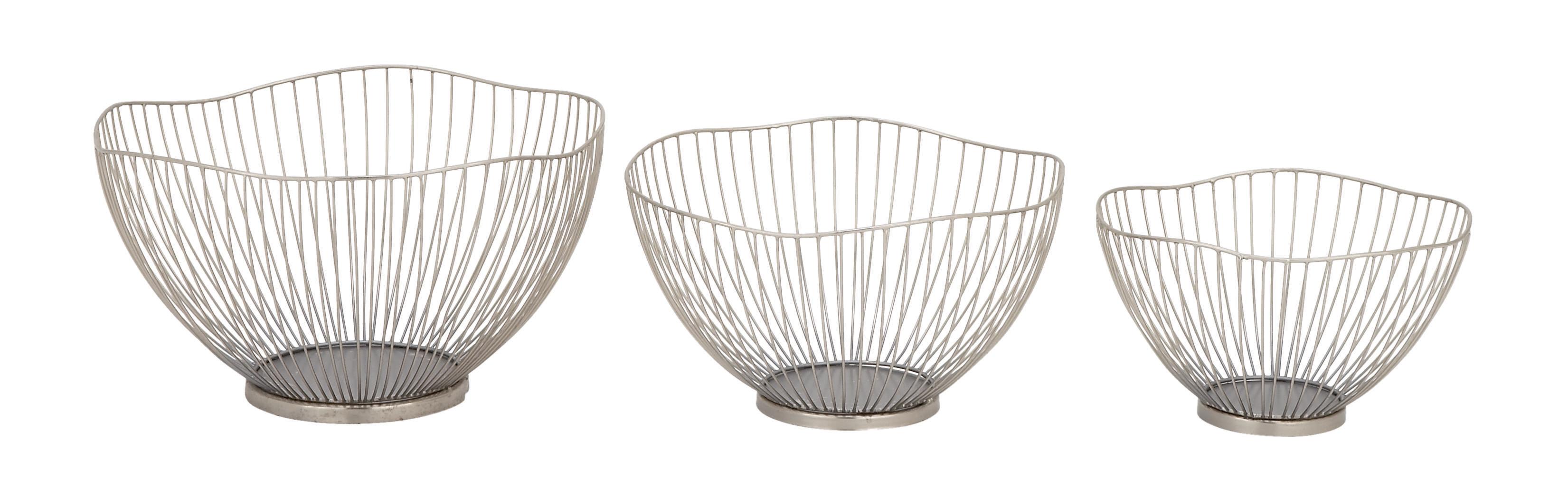 Silver Metal  Decorative Bowl, Set of 3 10, 12, 14"W