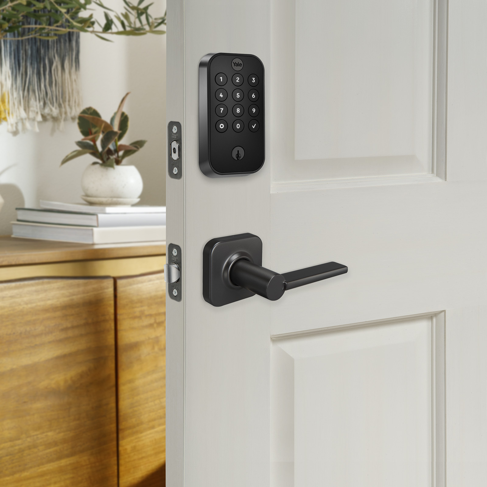 Yale Assure Lock 2 Keypad with Bluetooth and Valdosta Lever