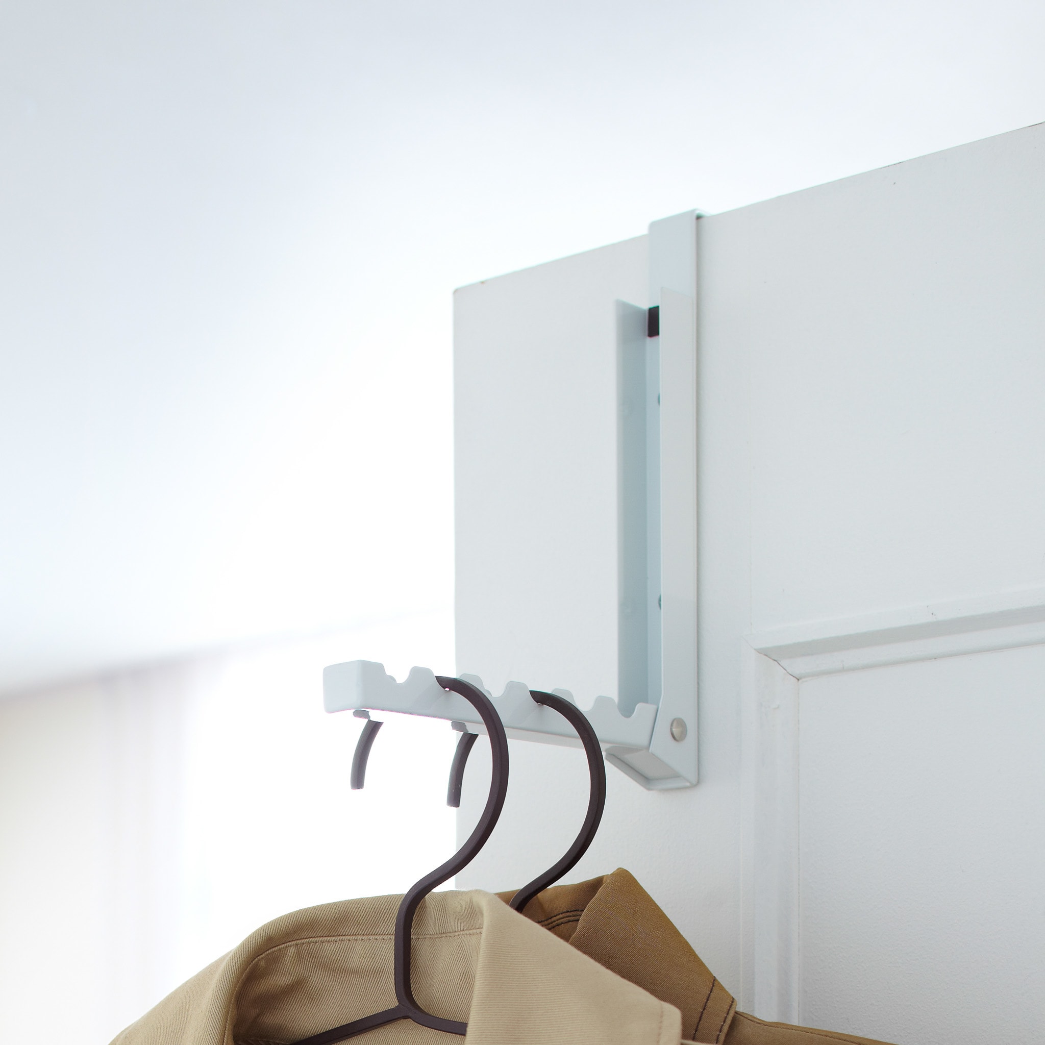 Foldable Over-The-Door Hanger : Quick Door Mounting