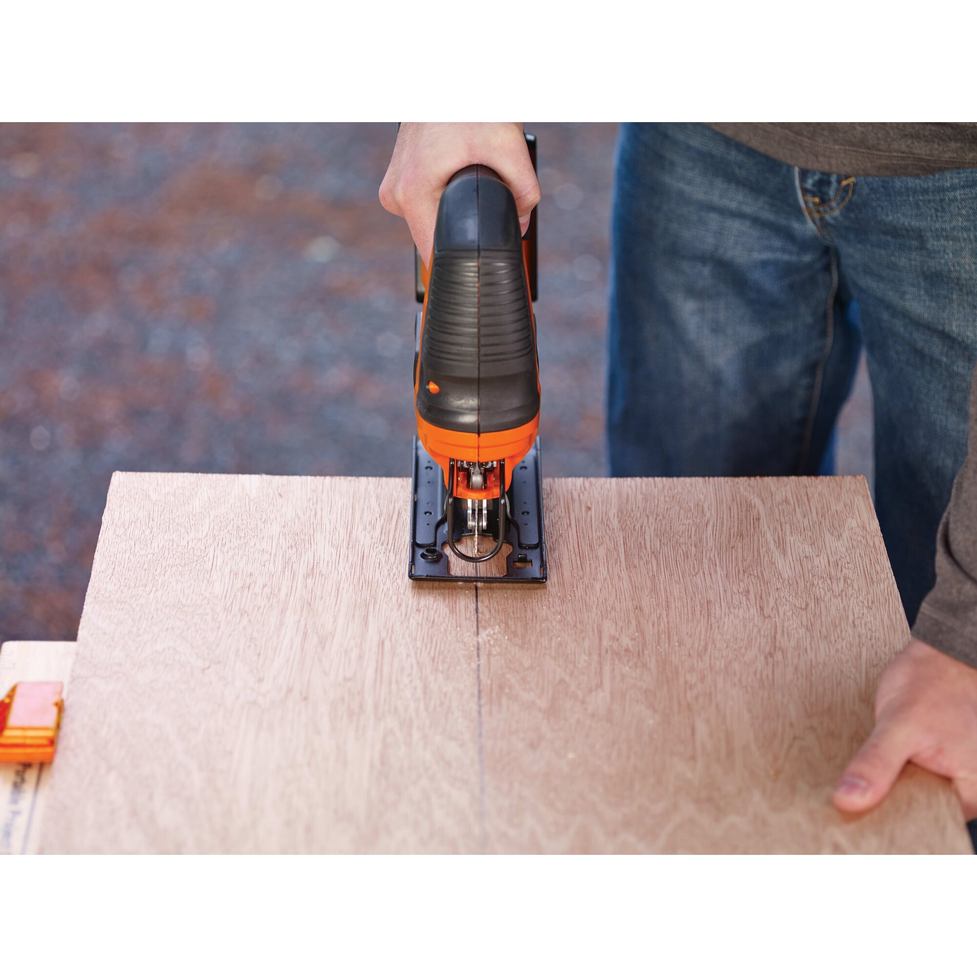 Precise cutting feature of Cordless Jigsaw.