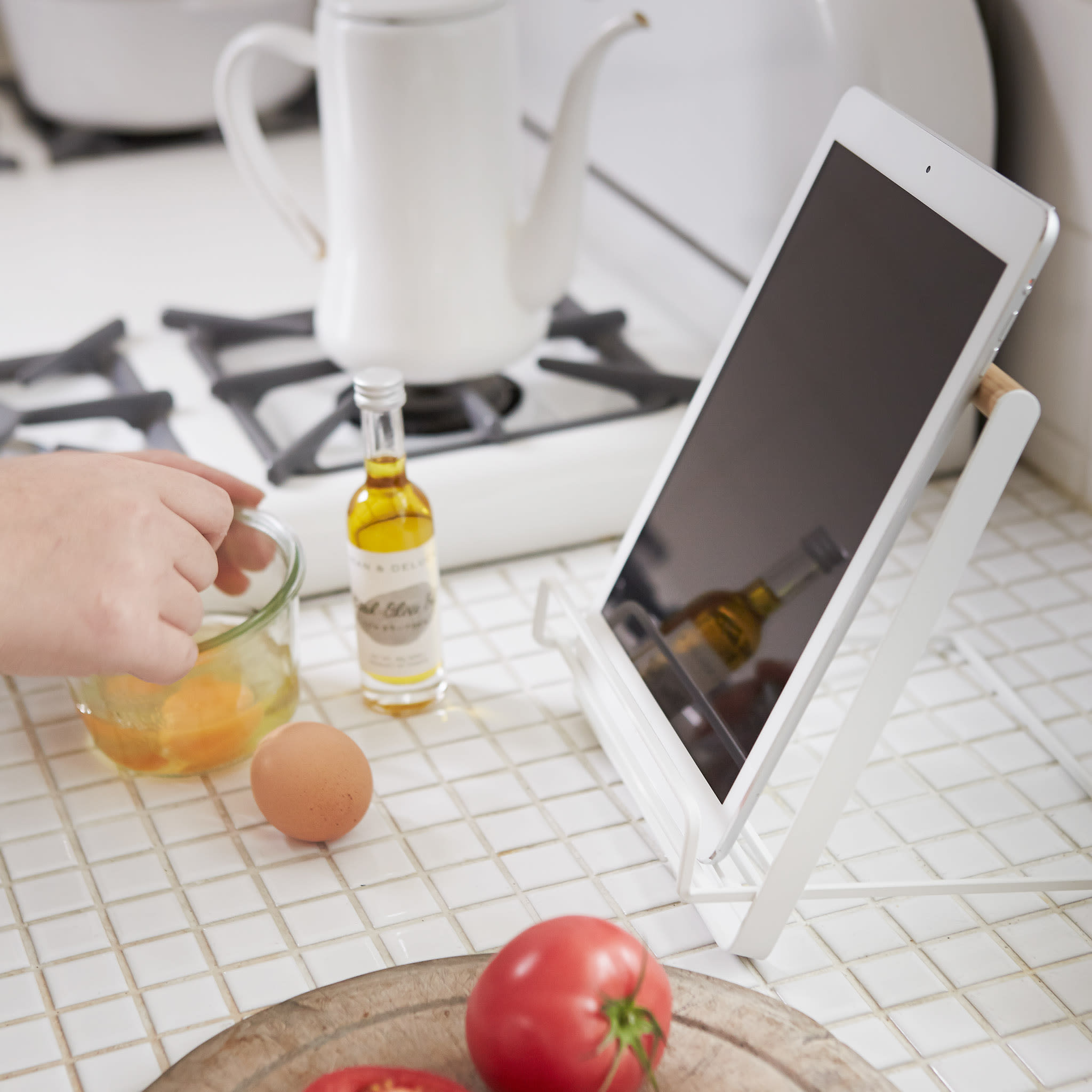 Cookbook Stand : Also Suitable for Tablets