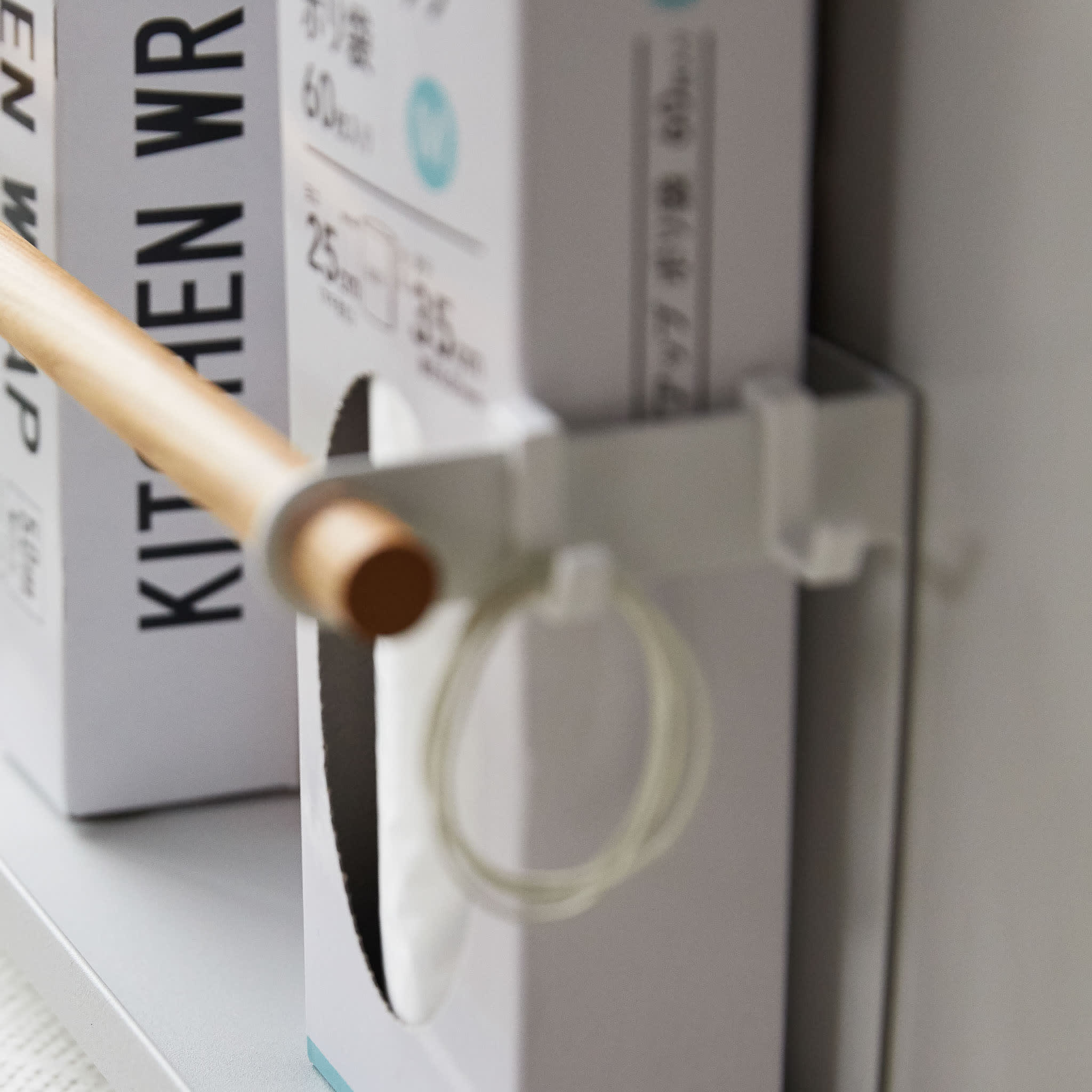 Magnetic Side Rack : Practical Shelf & Hooks