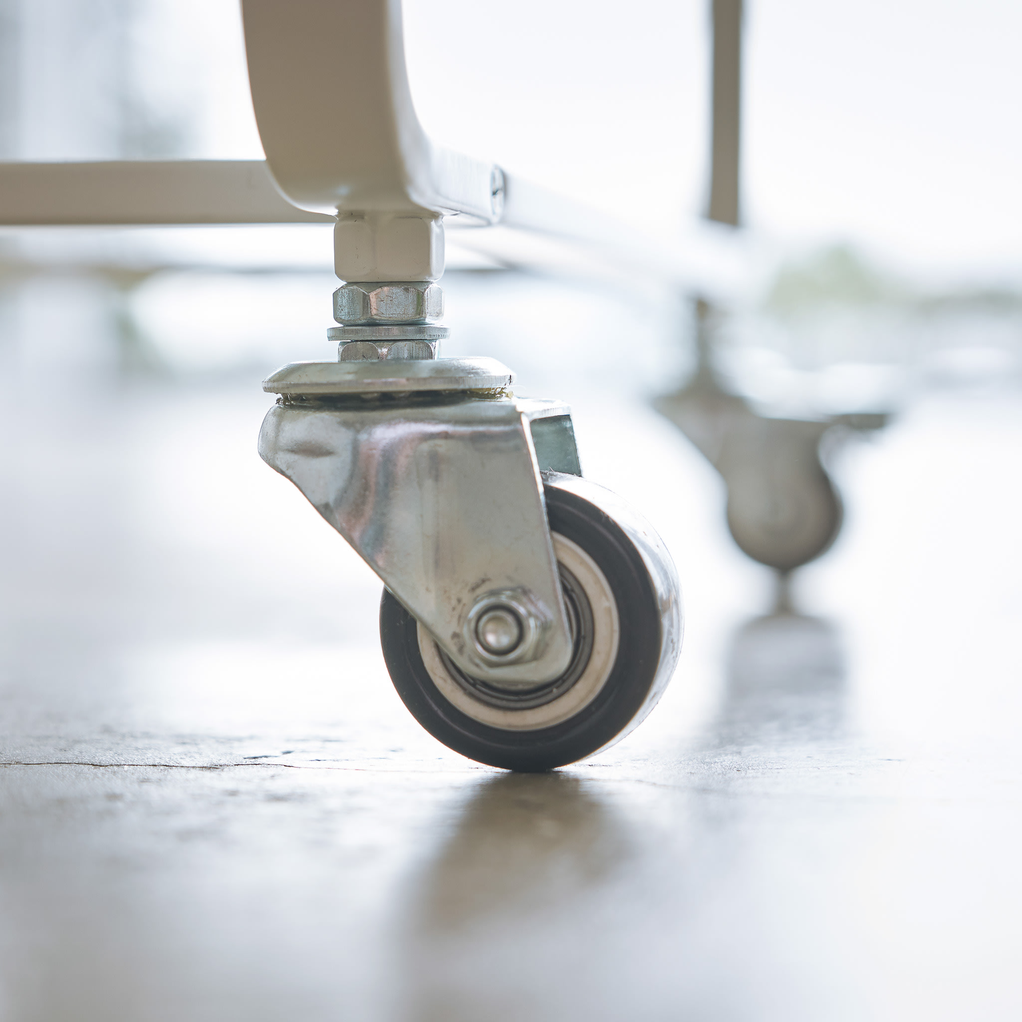 3-Tiered Wagon : Equipped with Casters