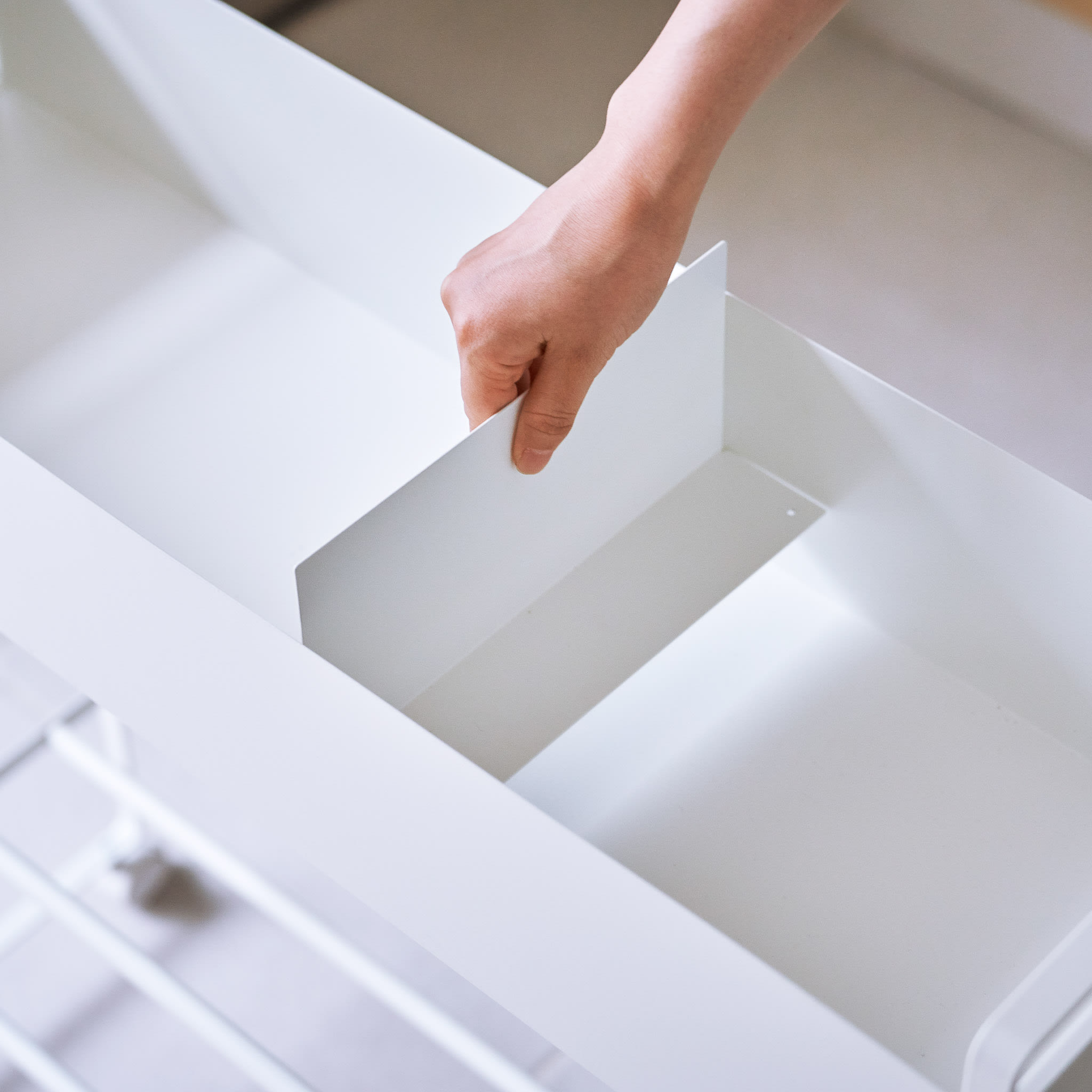 Storage Cart with Basket : Adjustable Divider