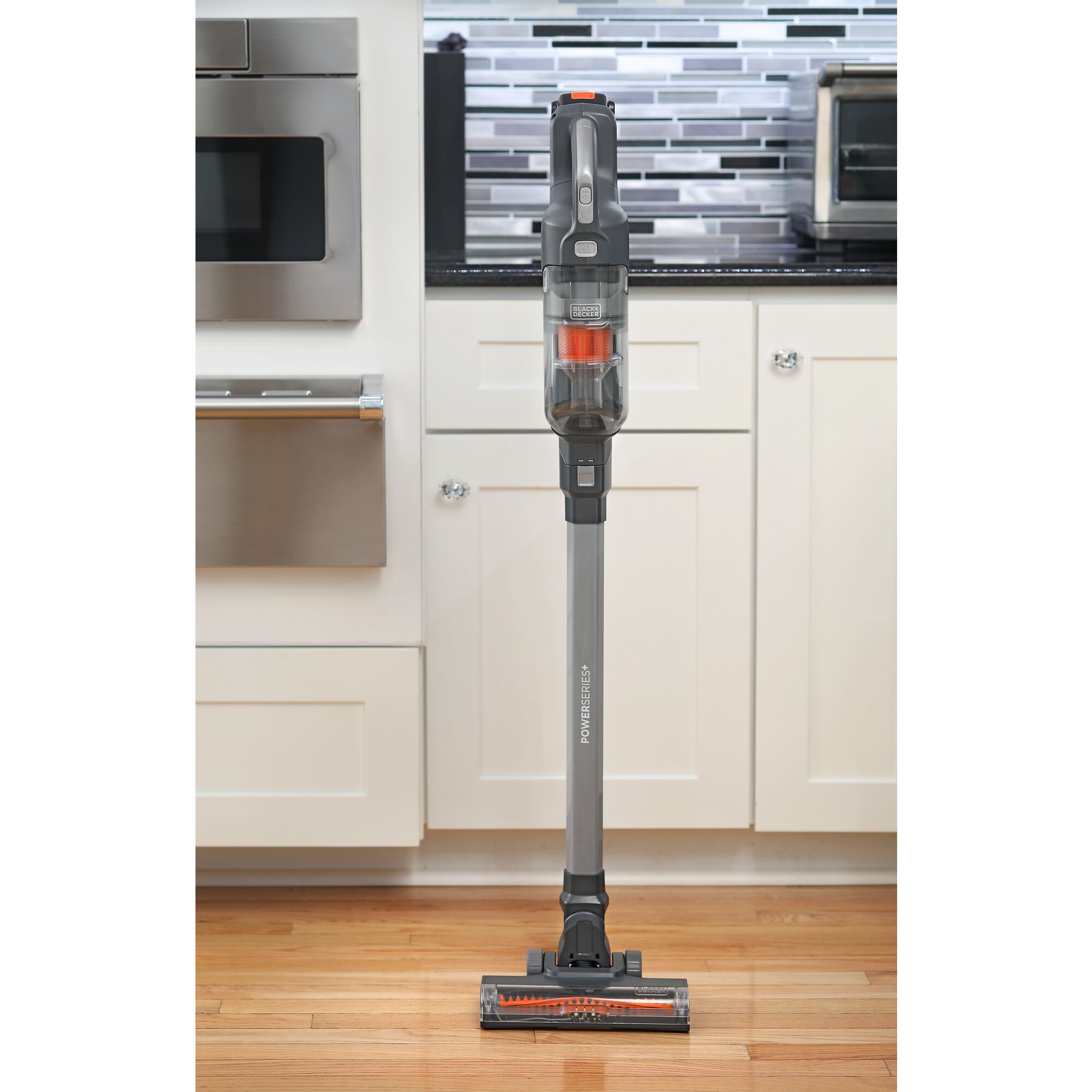 Self standing capability of POWERSERIES 20 volt MAX cordless stick vacuum.