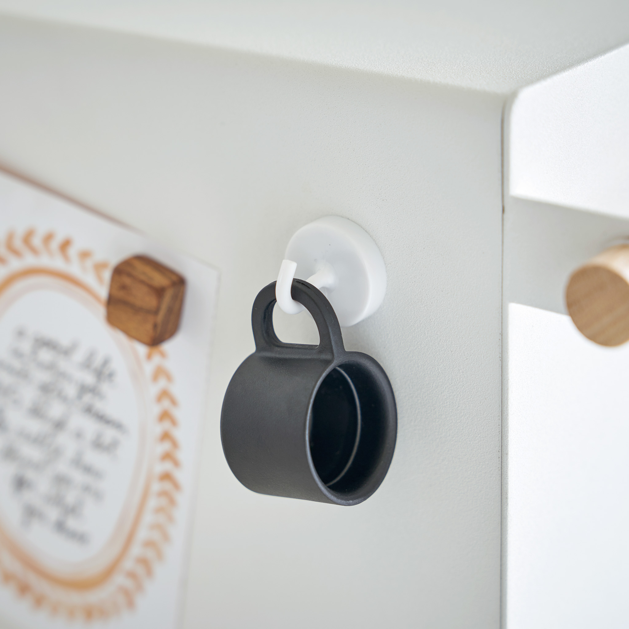 Bread Case : Magnetic Surface