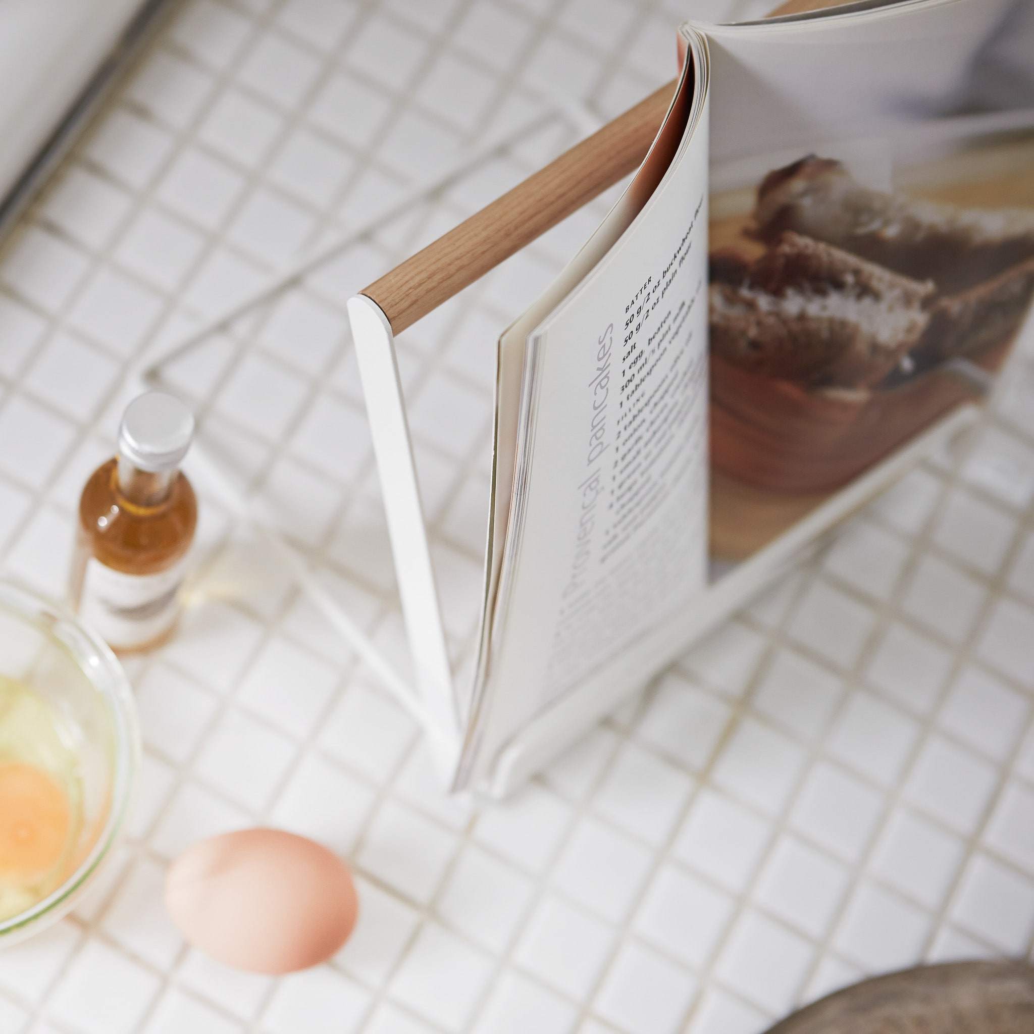 Cookbook Stand : Upright Storage