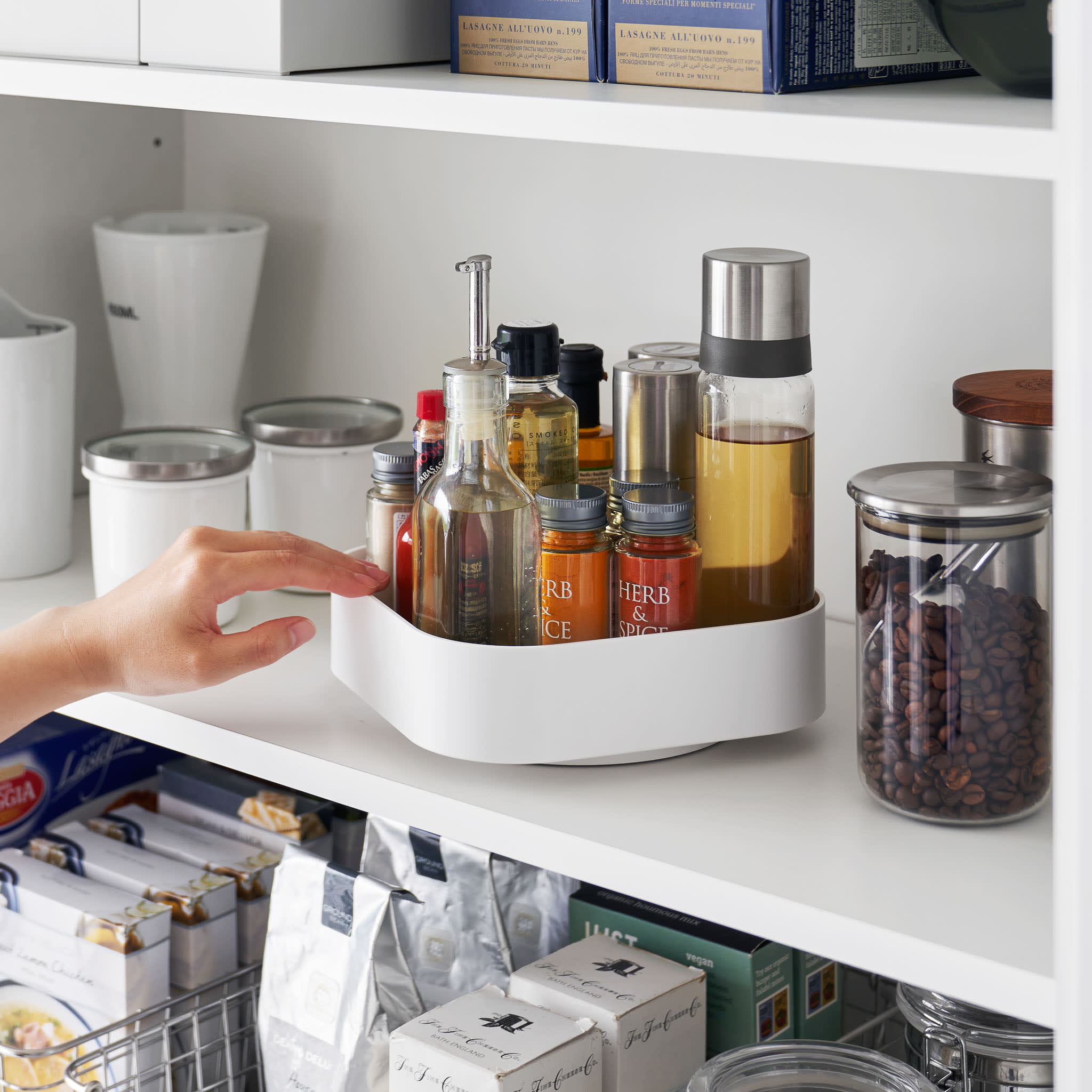 Rotating Storage Tray : Practical 360° Rotation