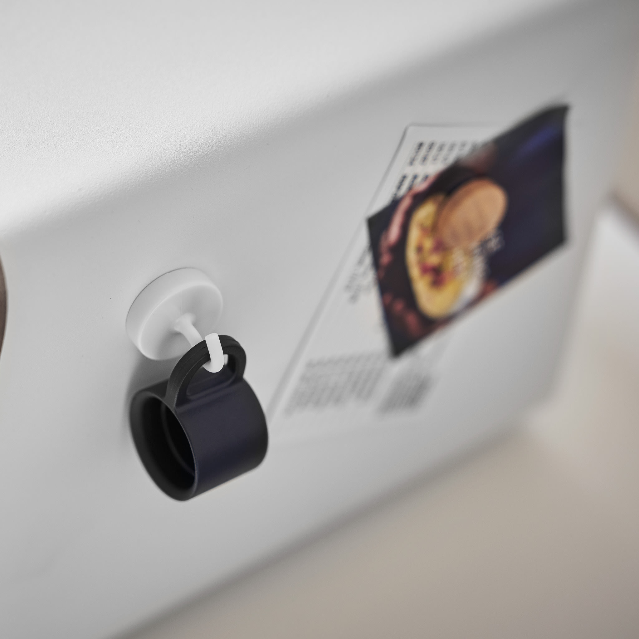 Brotkasten mit abnehmbarem Deckel : Einfach anstecken!