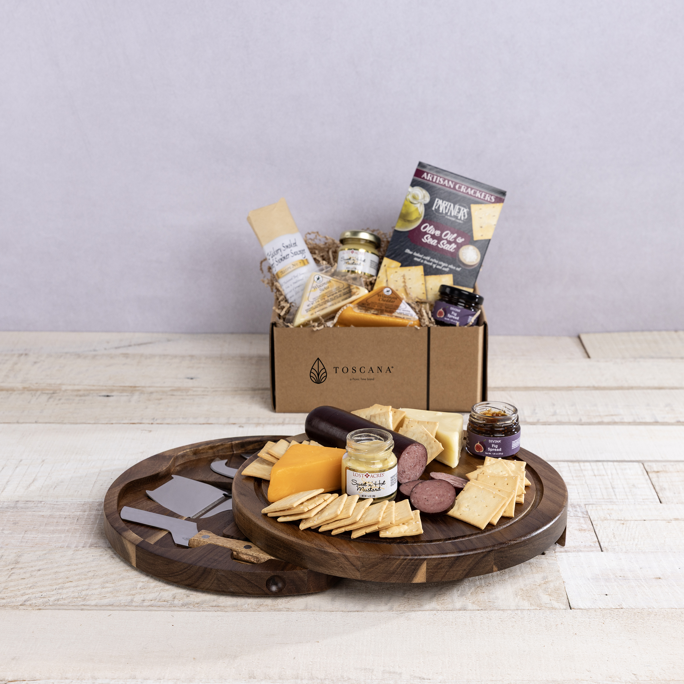 Acacia Circo Cheese Board with Gourmet Gift Pack