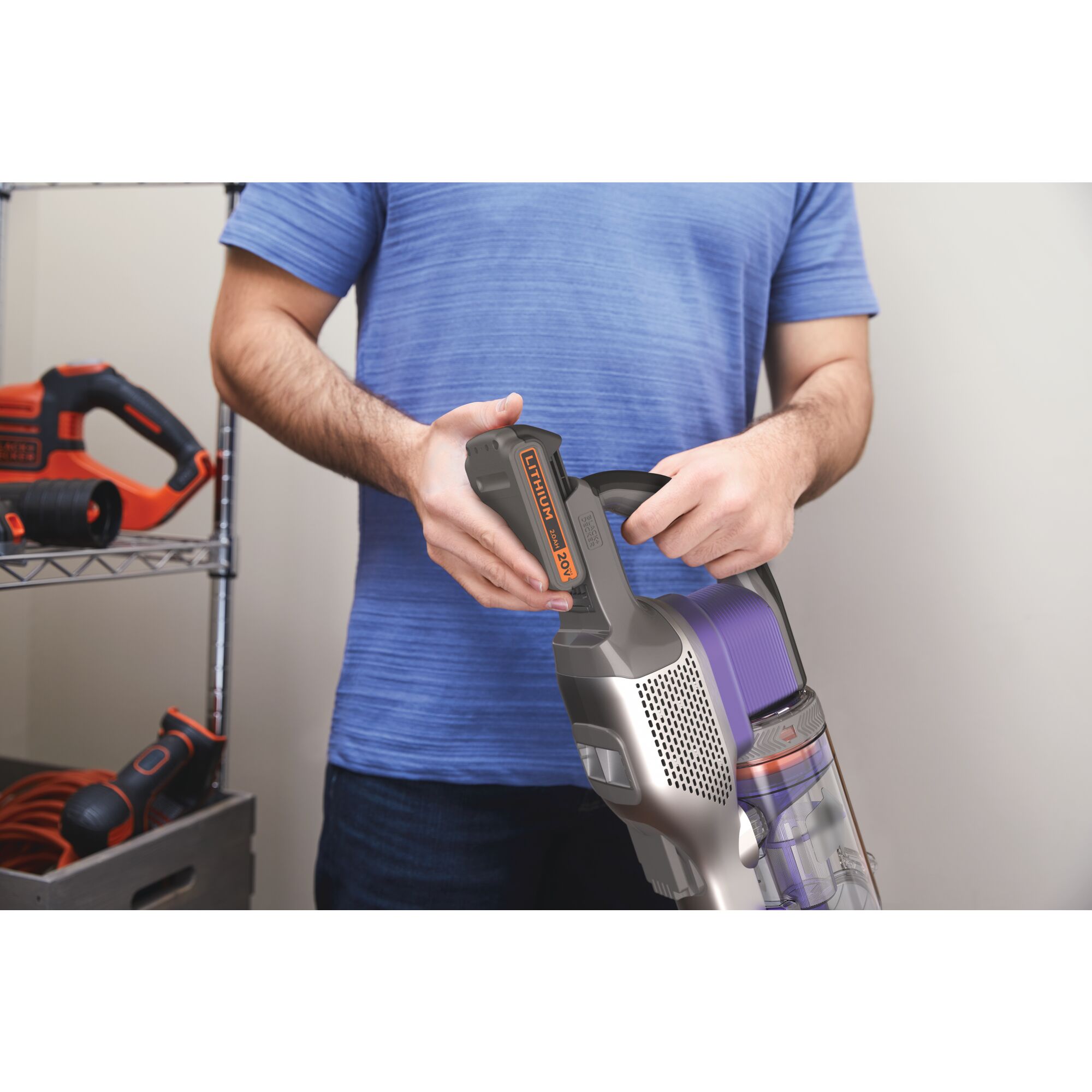 Removable battery feature of POWERSERIES Extreme pet cordless stick vacuum cleaner.