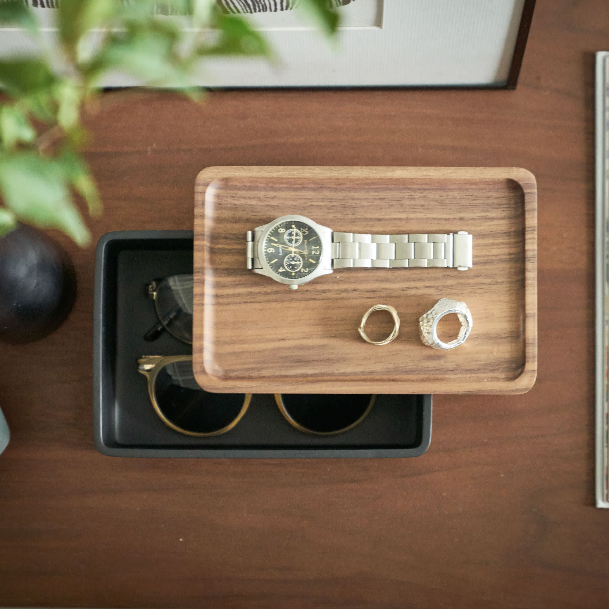 Accessory Storage Box : Lid as Storage Surface