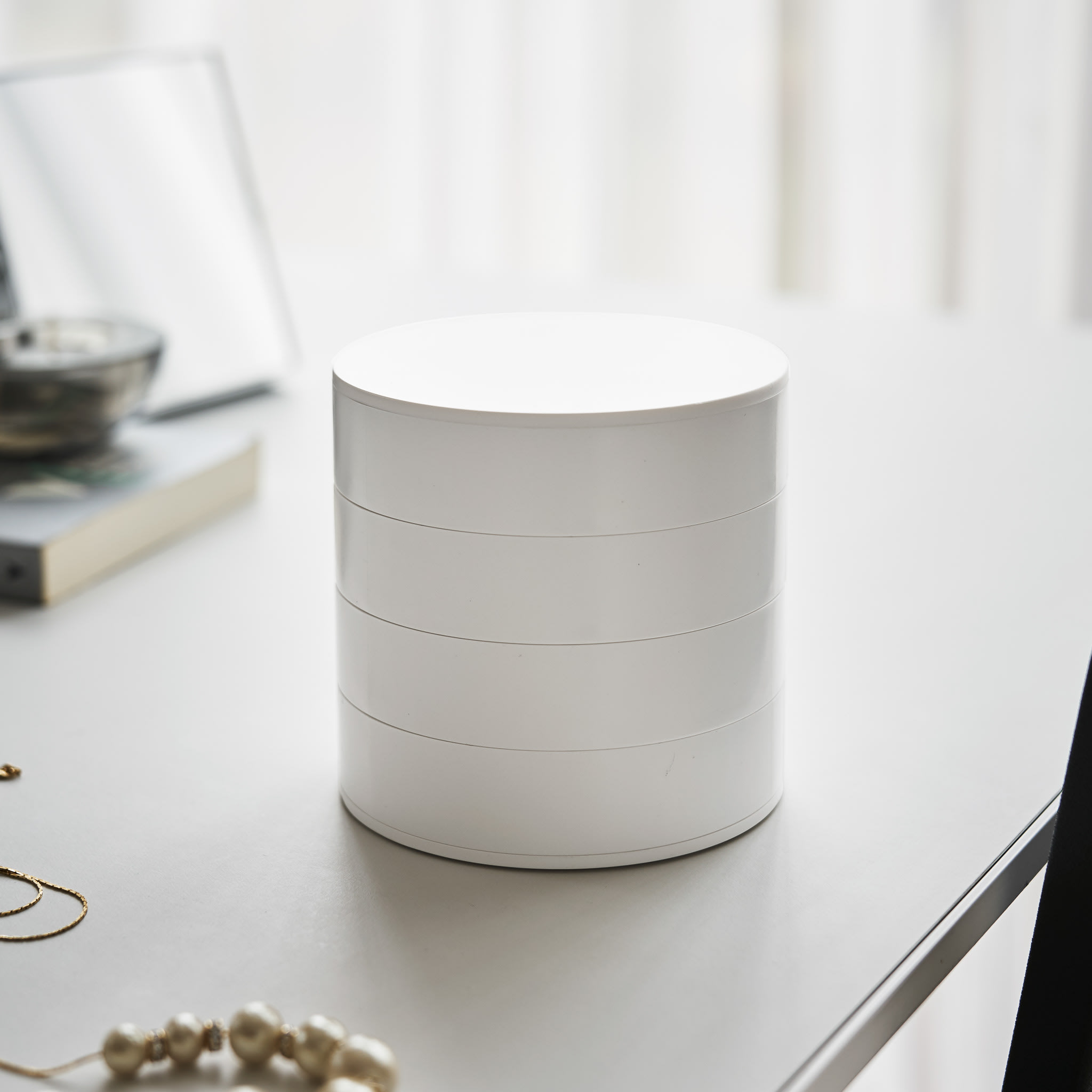 4-Tiered Accessory Box : Practical Lid