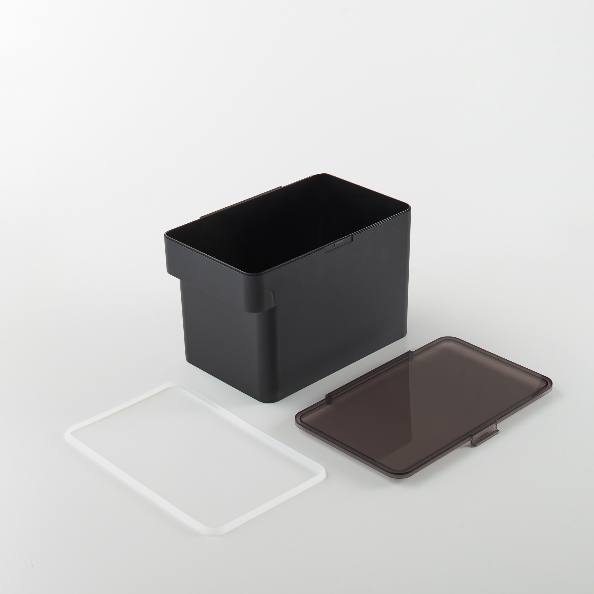 Airtight Pet Food Container (3.5 kg) : Fully Disassemblable