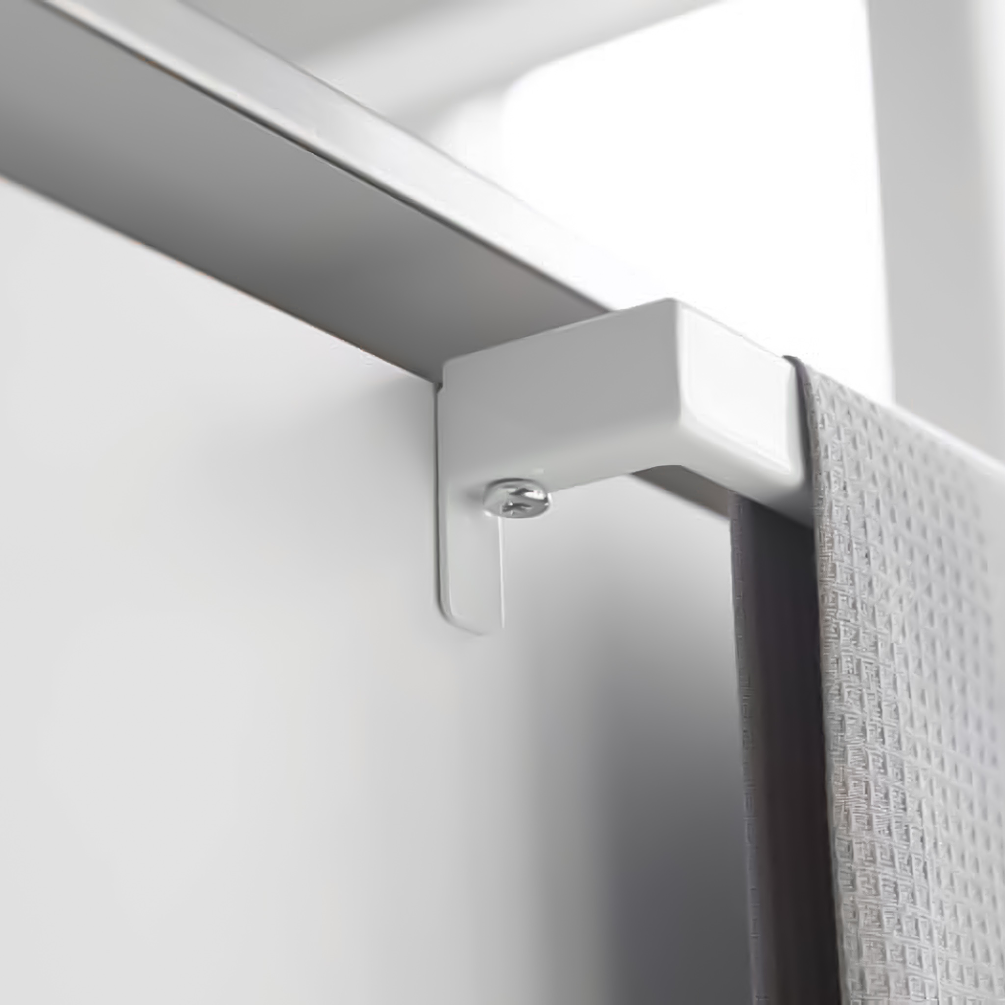 Towel Hanger : Secure Hold