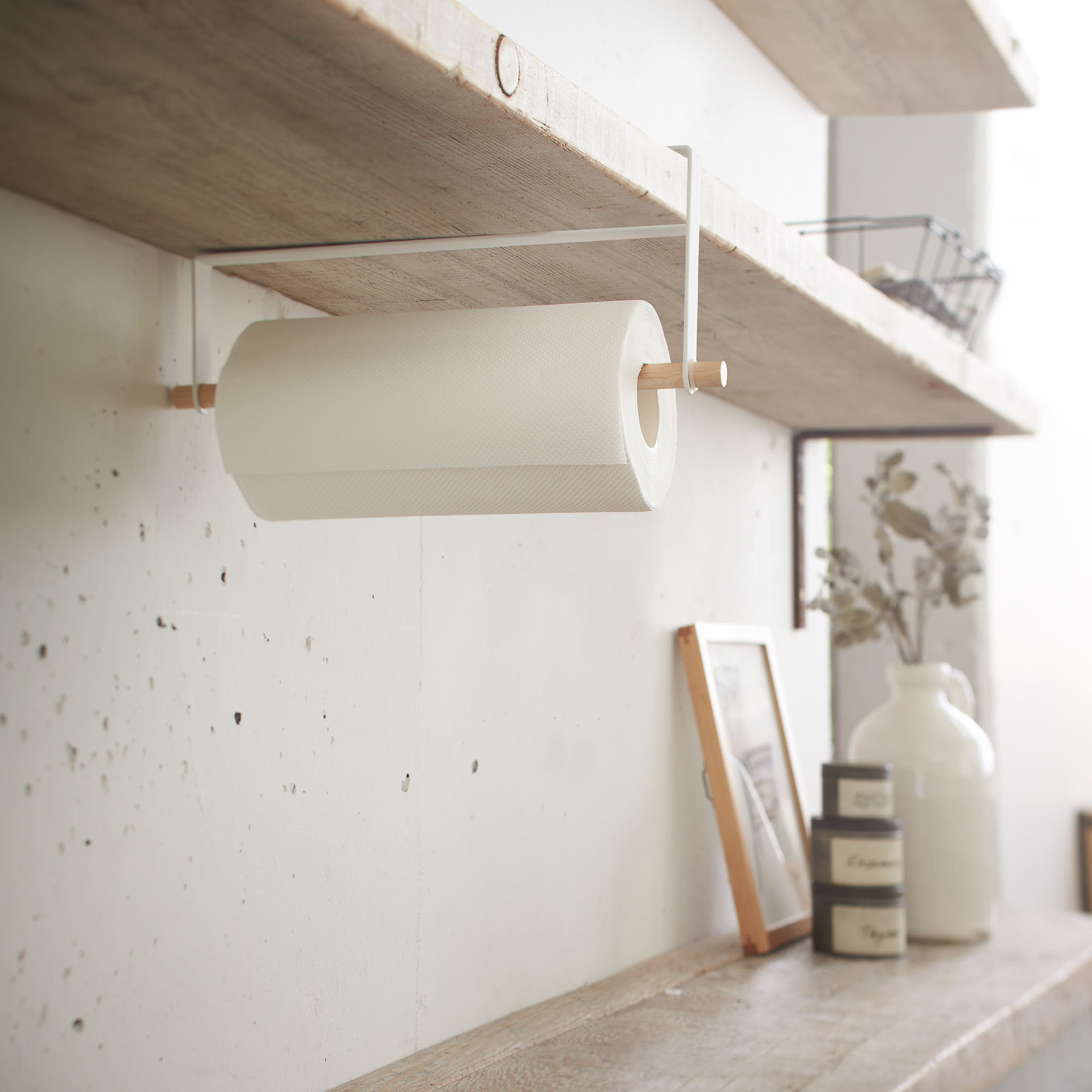 Under-Shelf Paper Towel Holder : Convenient Storage