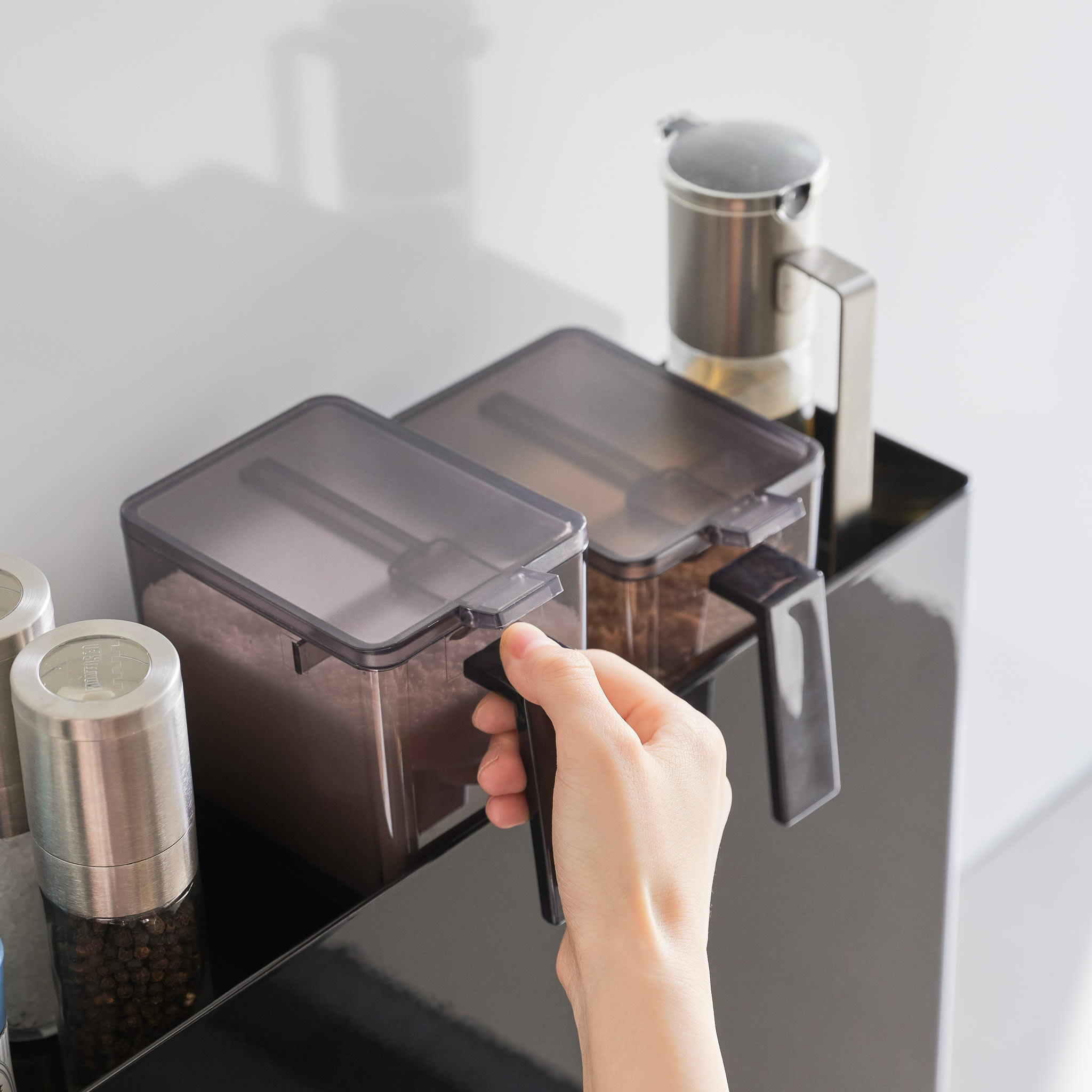 Sliding Seasoning Rack : Additional Storage Surface