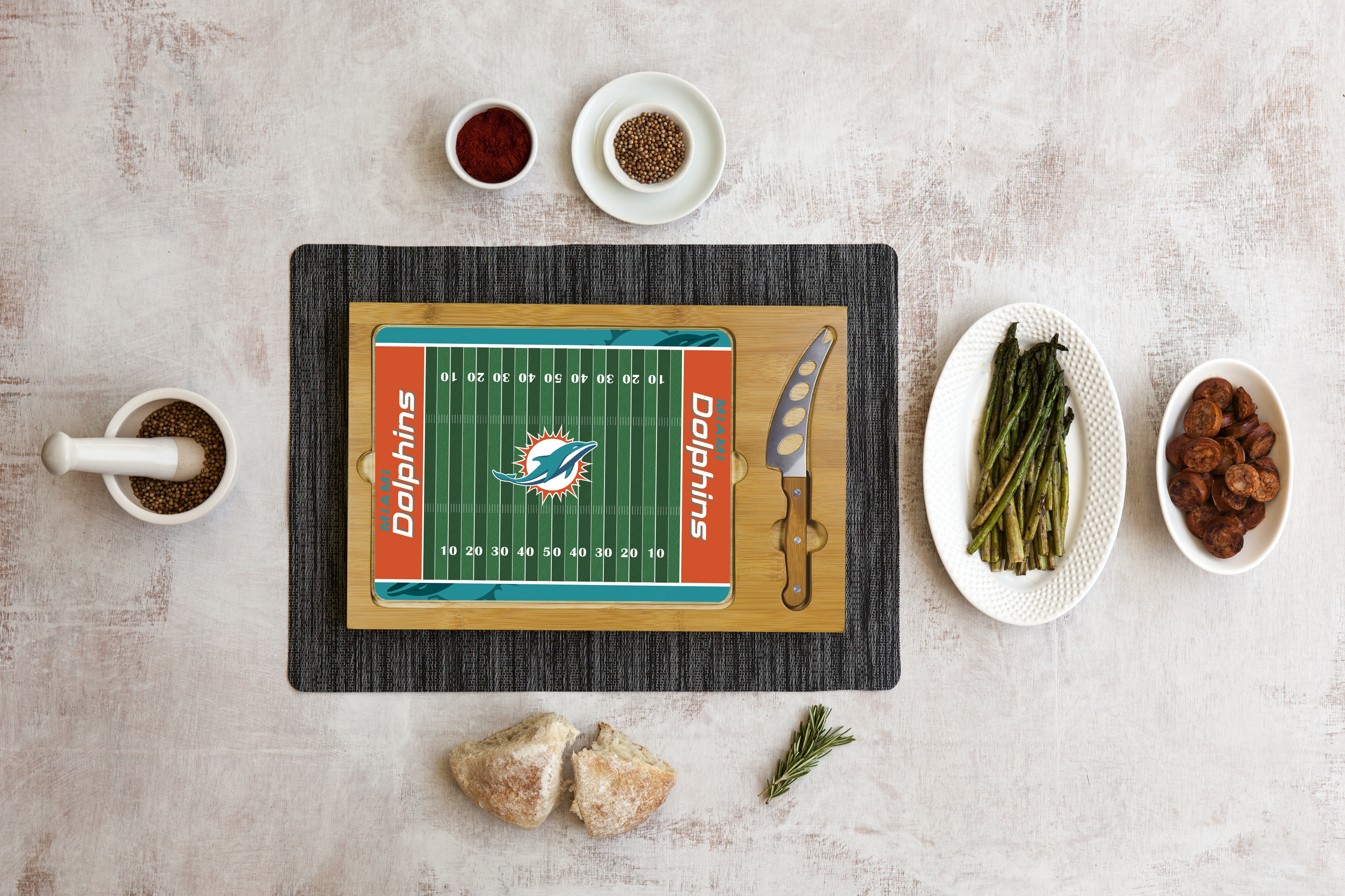 Miami Dolphins Football Field - Icon Glass Top Cutting Board & Knife Set