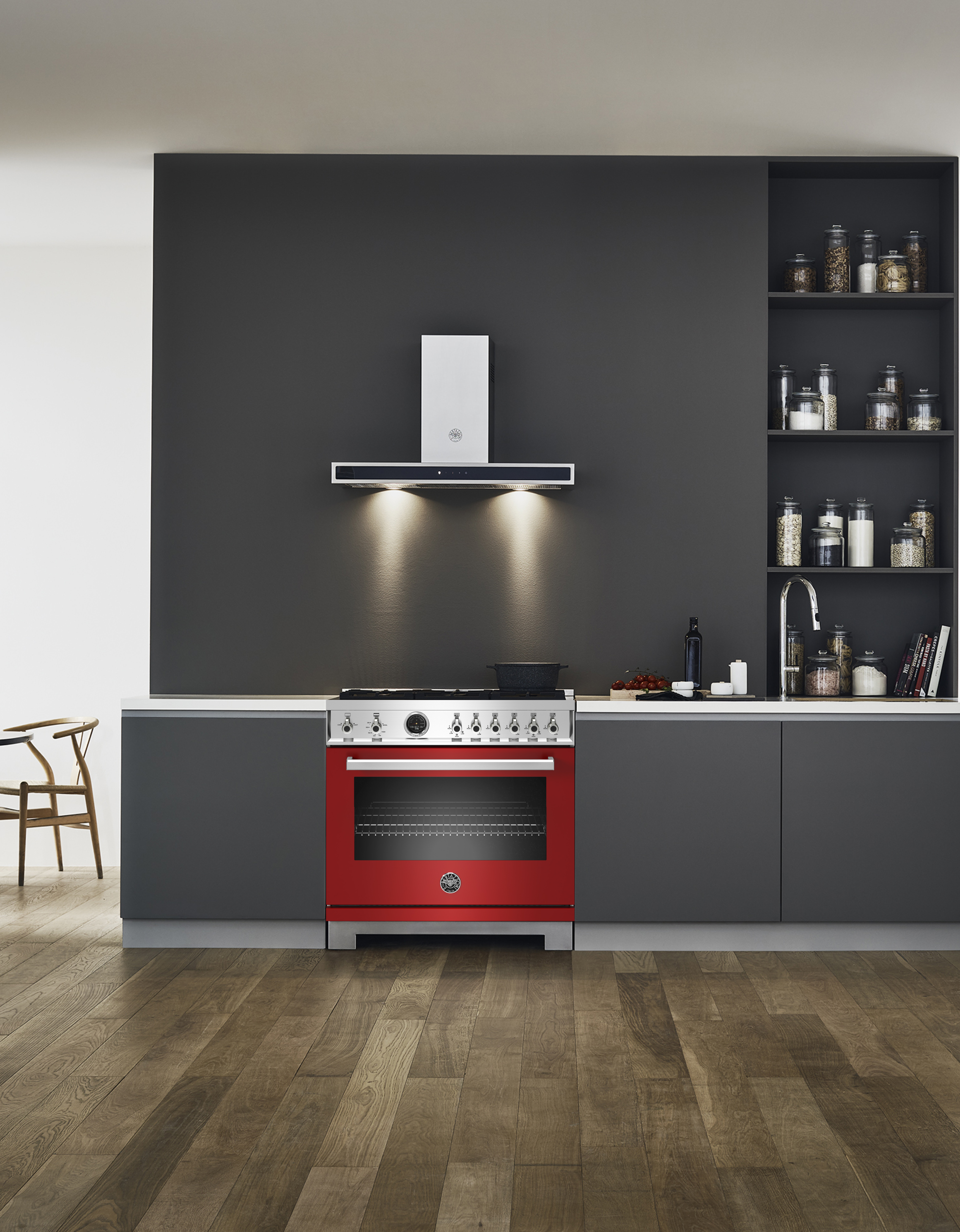 Bertazzoni 36" Professional Series range - Electric self clean oven - 6 brass burners