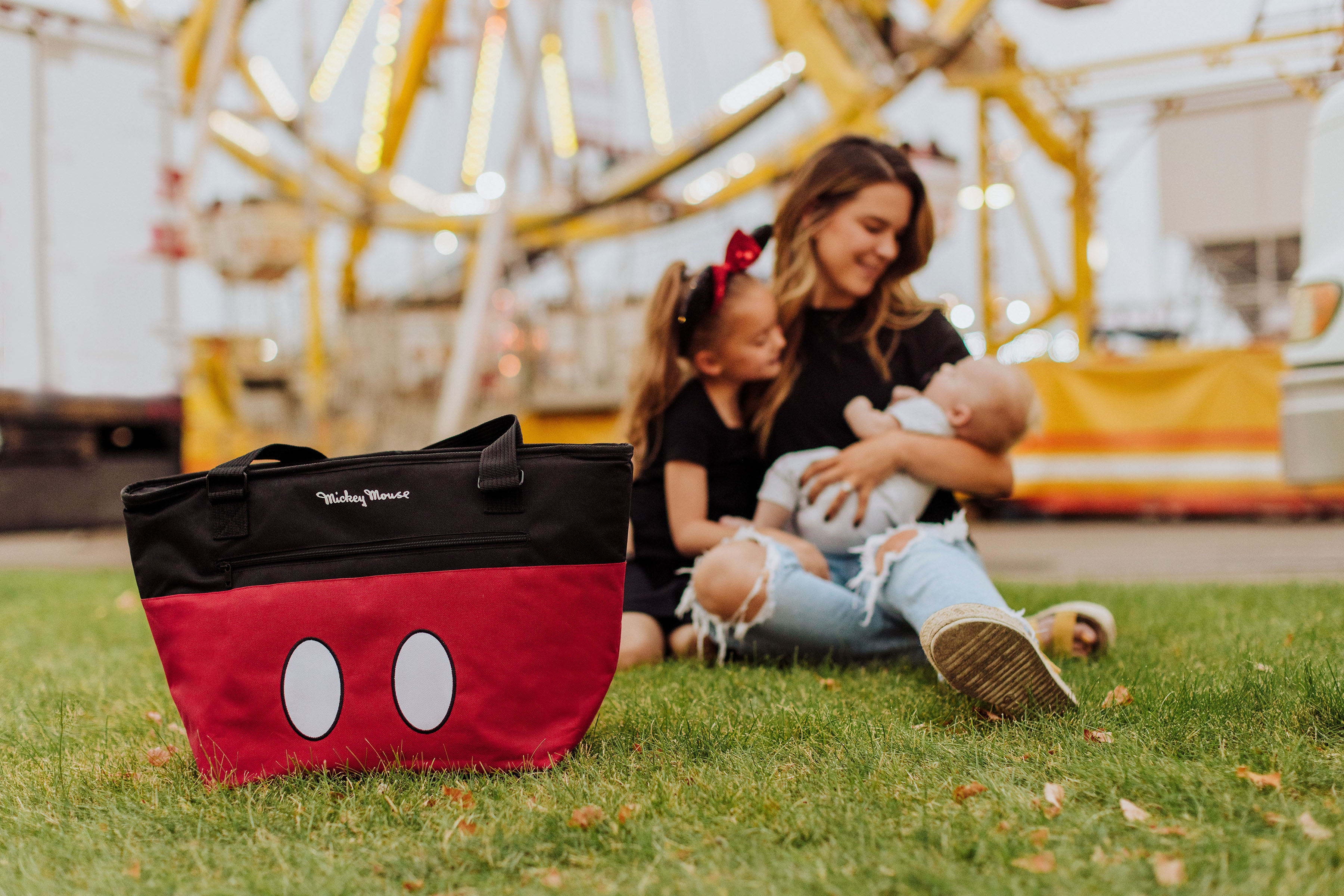 Mickey Mouse - Mickey Shorts Topanga Cooler Bag