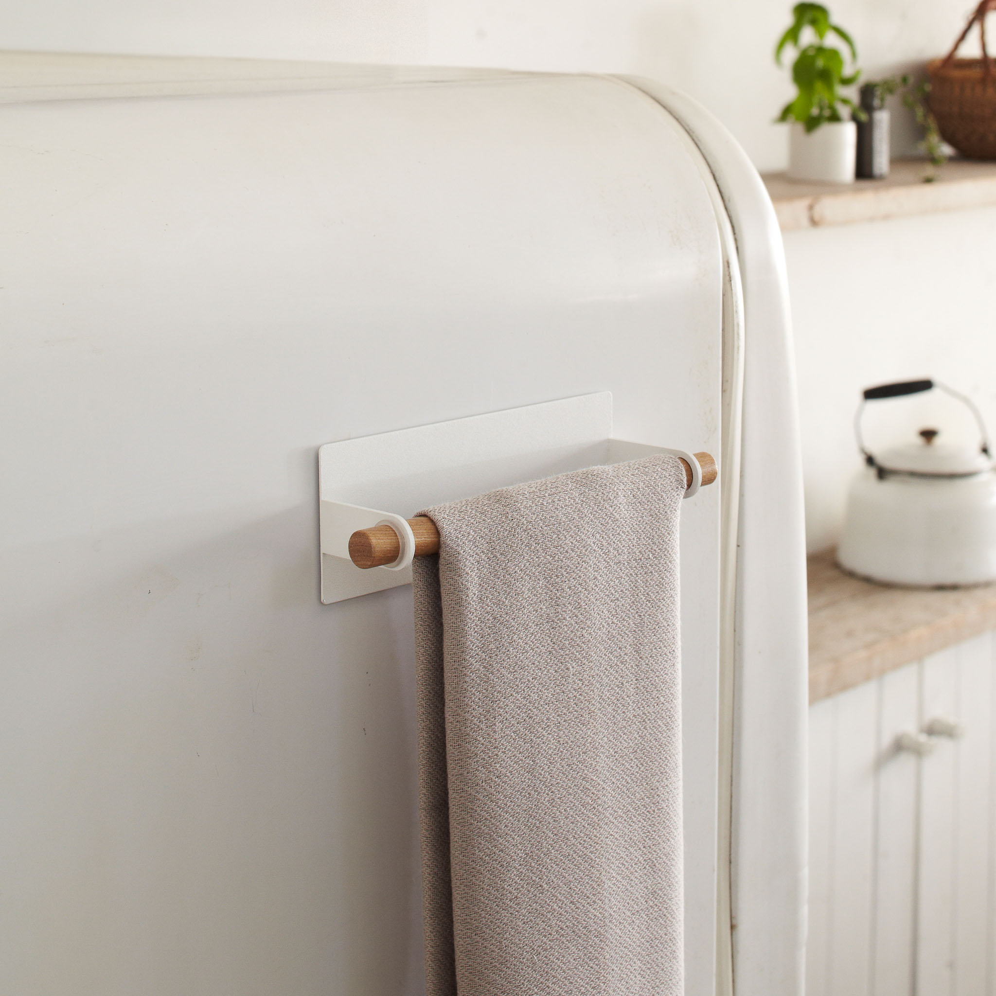 Magnetic Towel Hanger : Space-saving & Practical