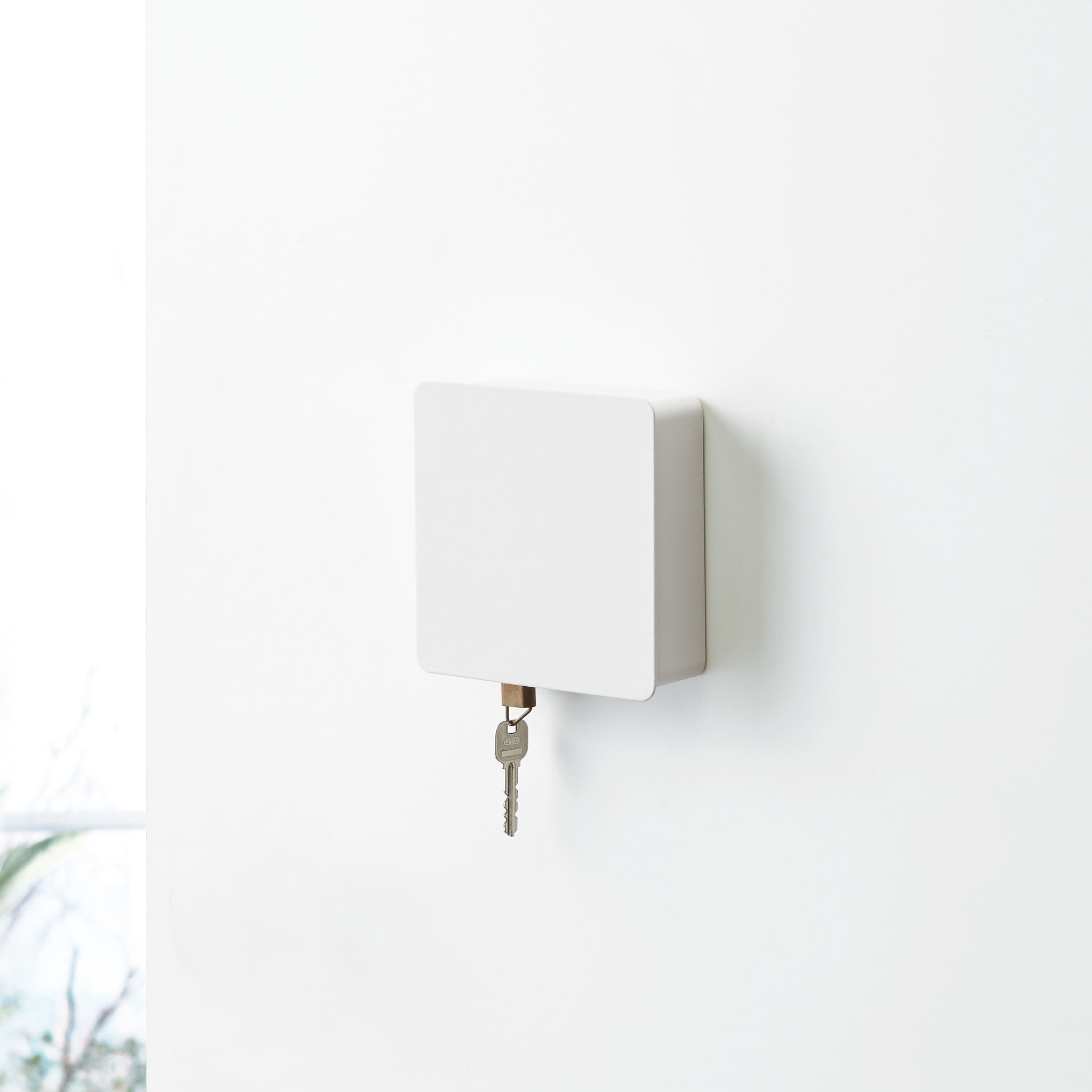 Magnetic Key Box : Cleverly Hidden