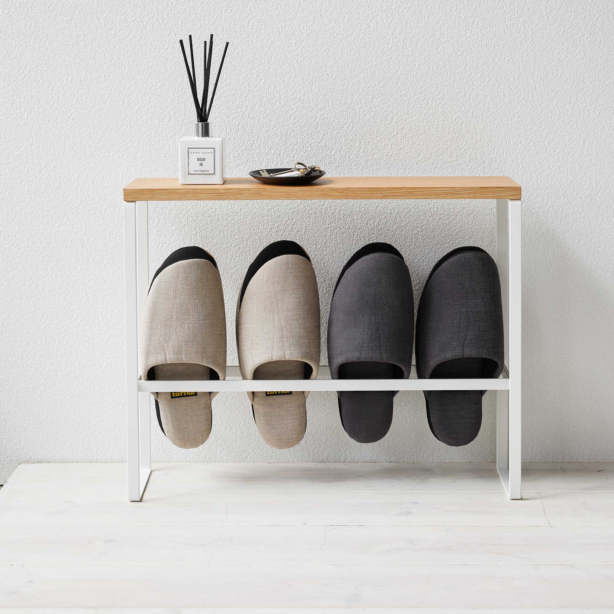 Wood-Top Slipper Rack : Storage Space for Four Pairs
