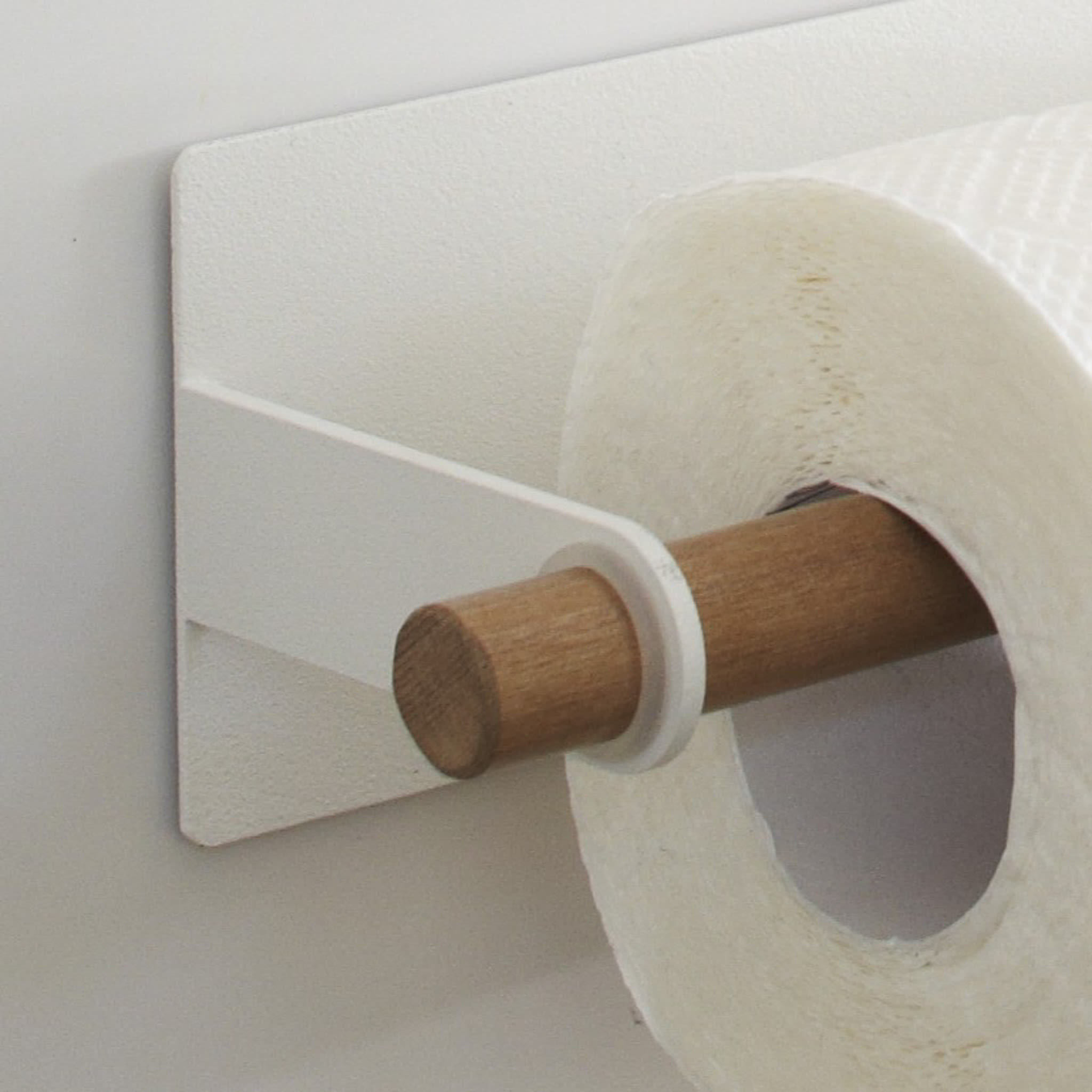 Magnetic Paper Towel Holder : Ready to Use Immediately