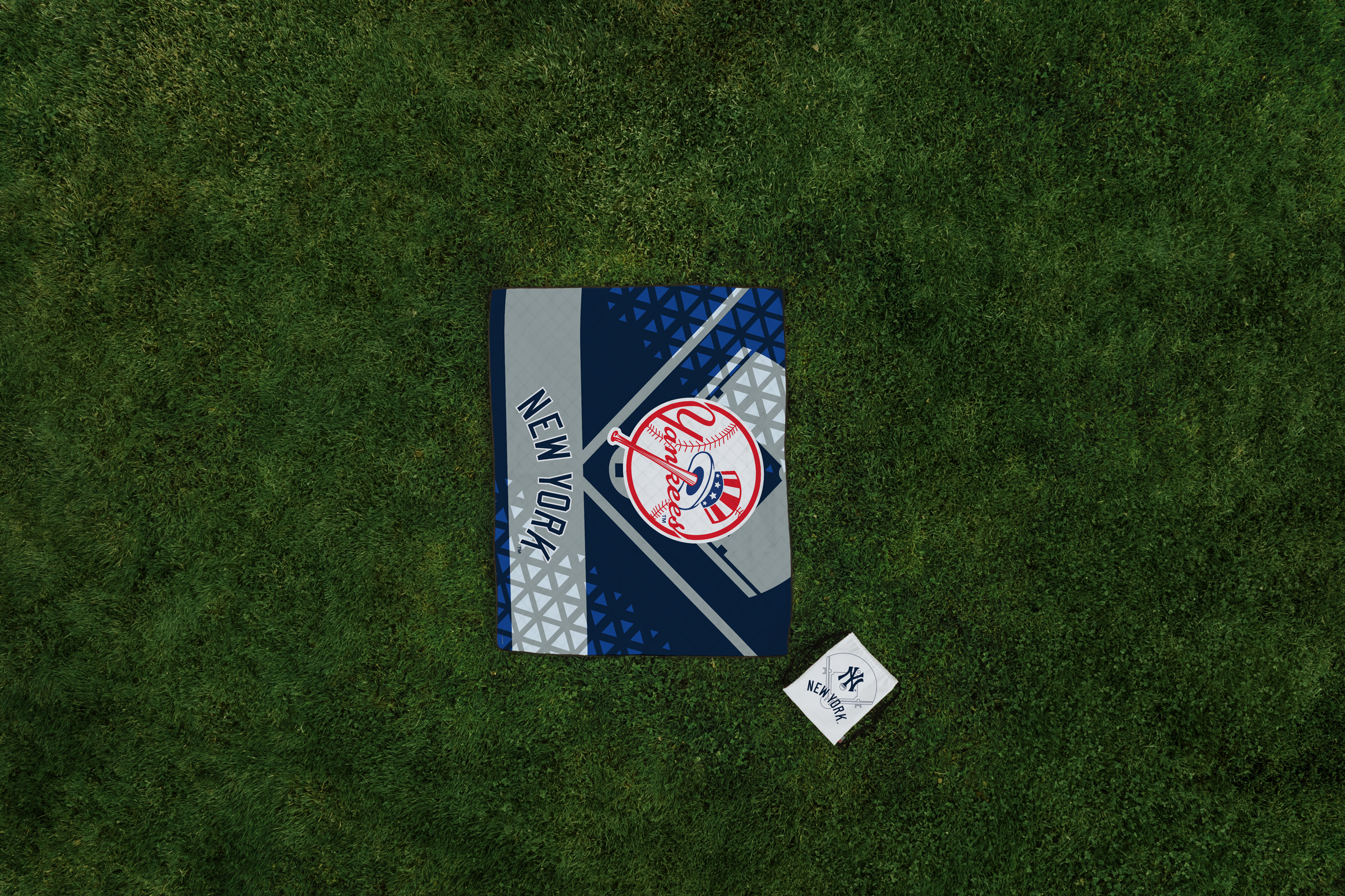 New York Yankees - Impresa Picnic Blanket