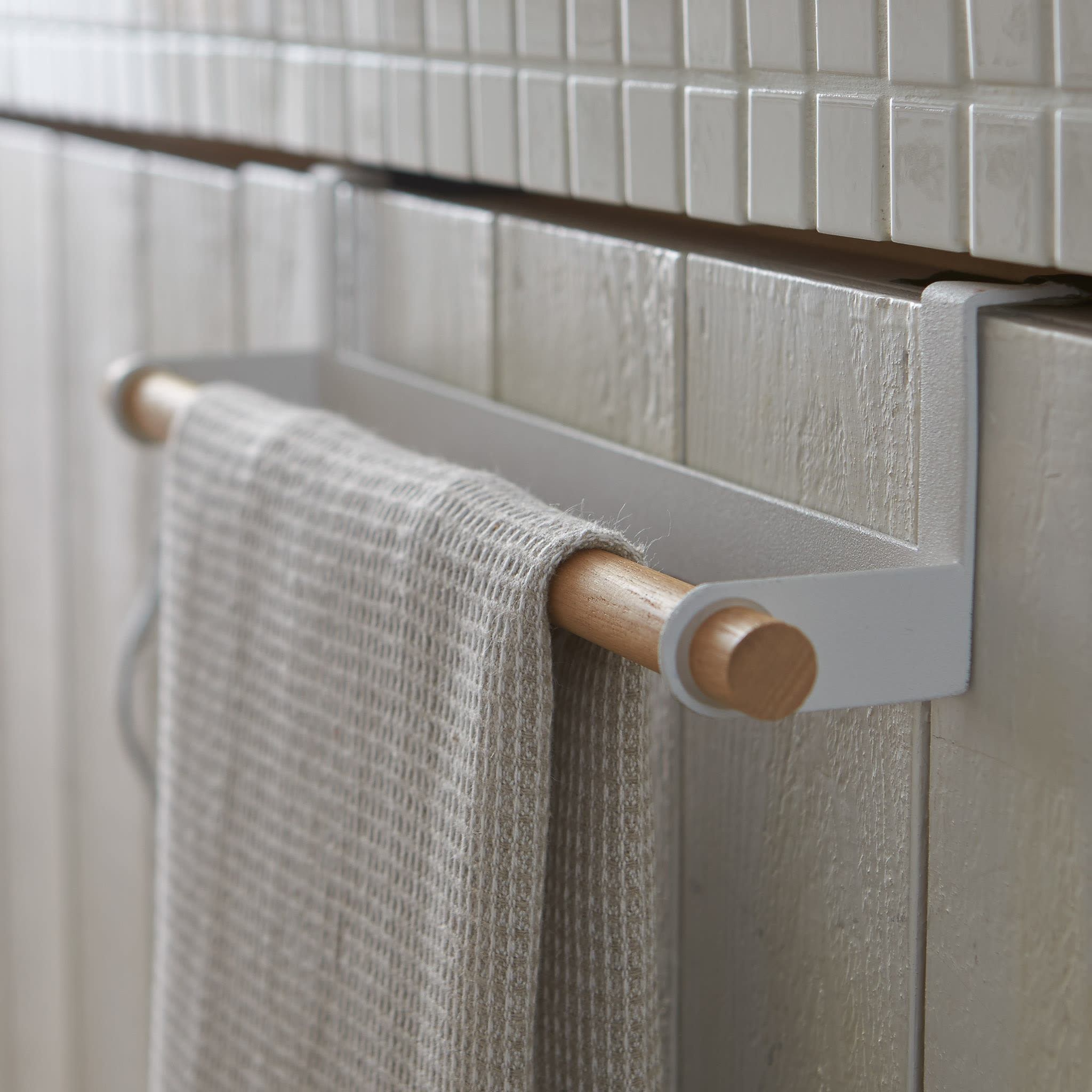 Wide Towel Hanger : Stylish Steel-Wood Combination